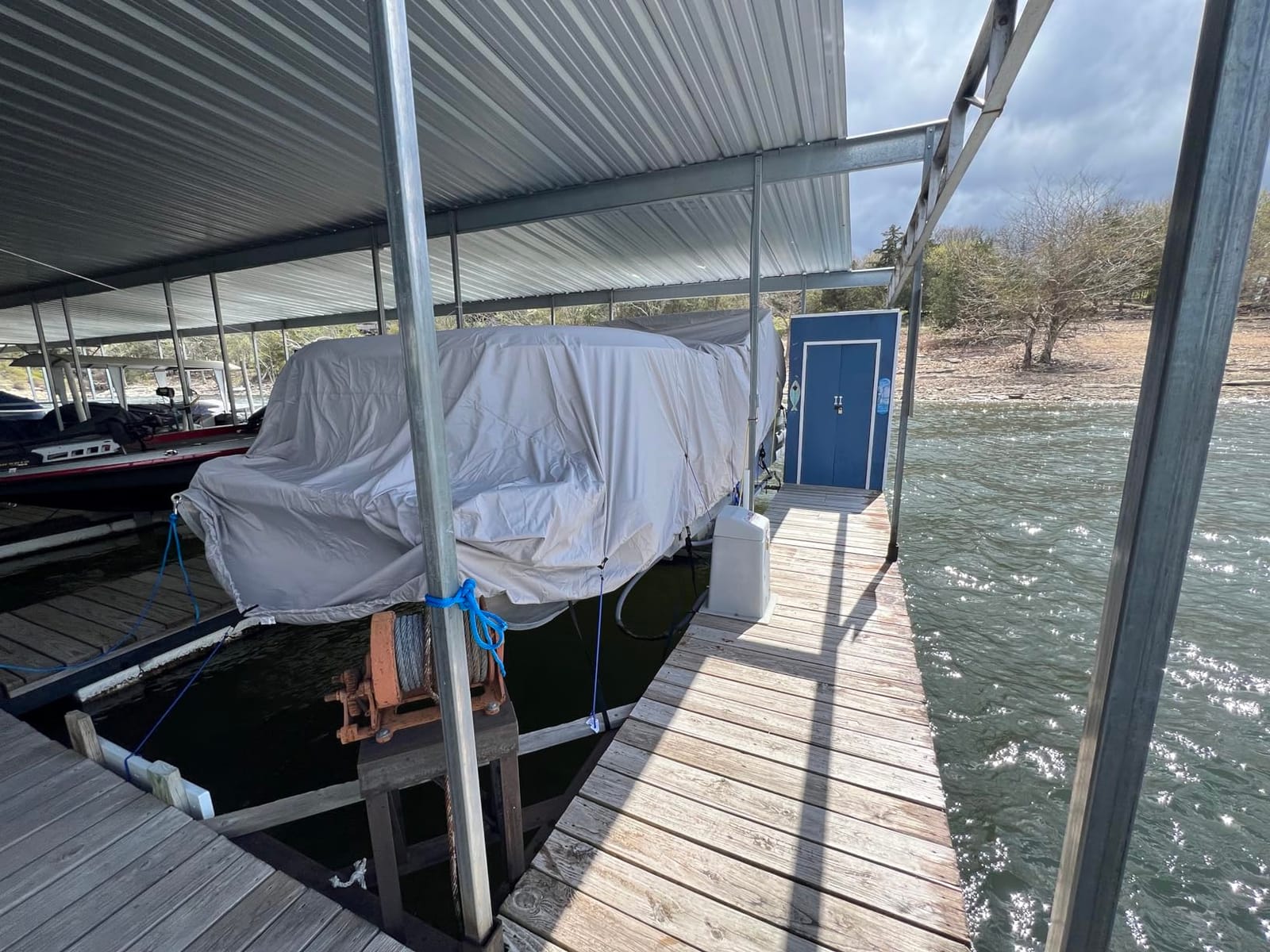Seal Skin Covers Heavy-Duty Pontoon Boat Cover, Waterproof & UV Resistant, Fits 24'-28'L x 102