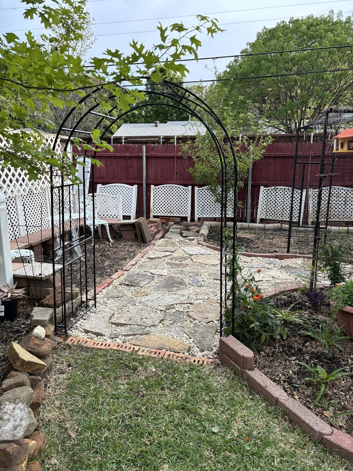Outvita 7FT Black Metal Garden Arch Arbor Trellis customer photo 2