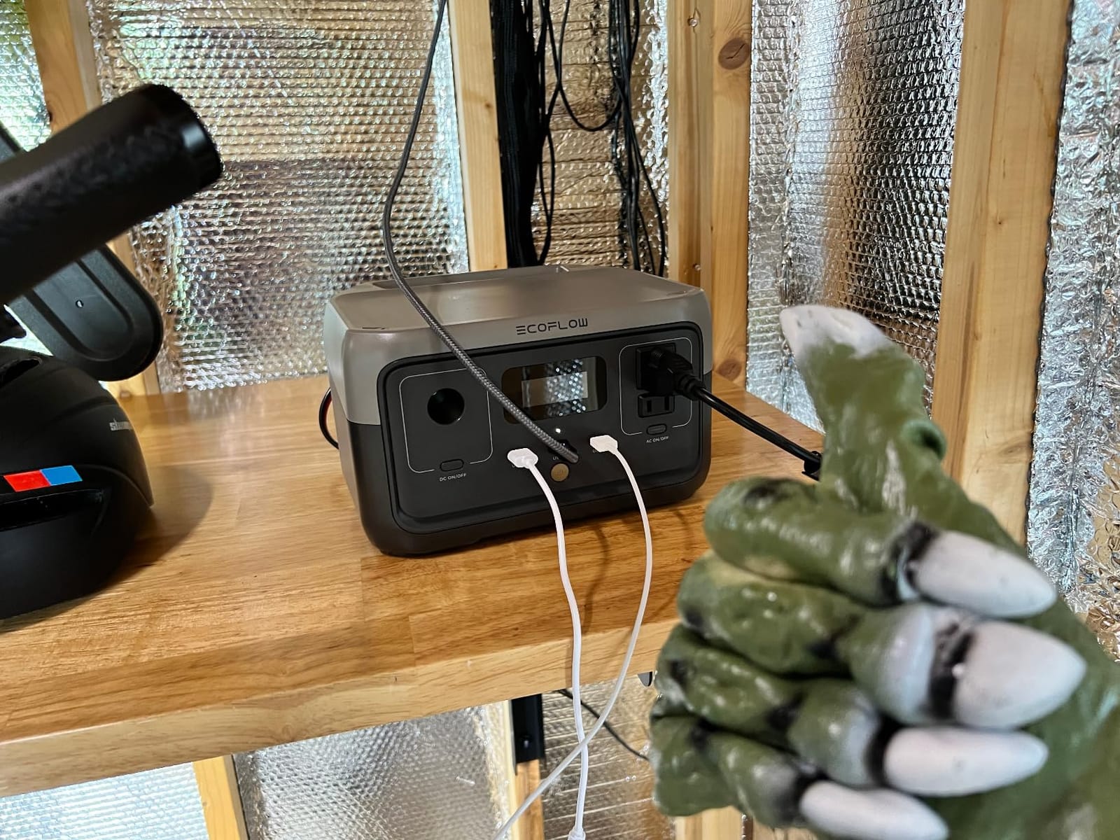 EF ECOFLOW Portable Power Station RIVER 2, 256Wh 300W customer photo 1