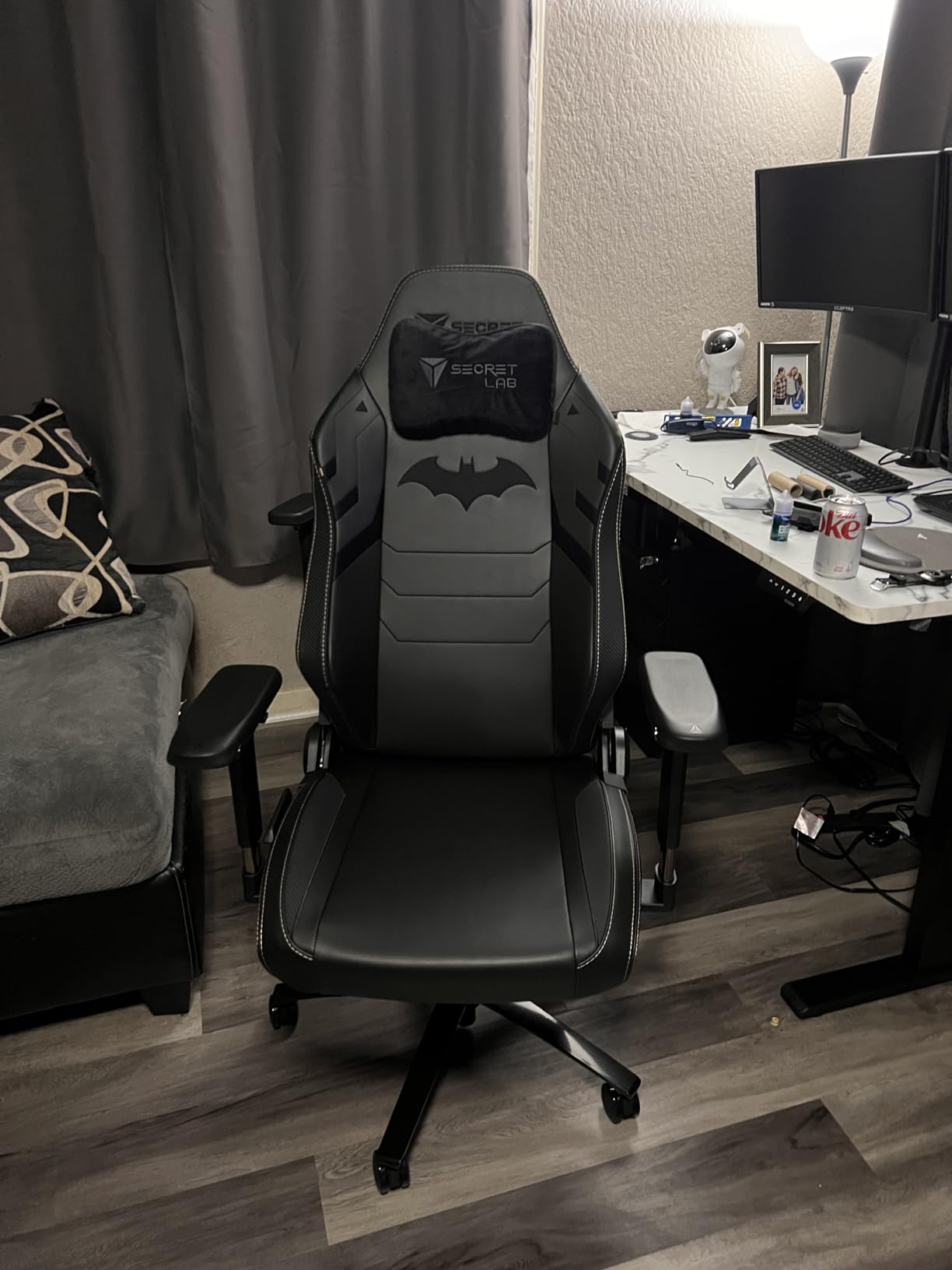 Secretlab Titan Evo Dark Knight Gaming Chair - Regular, Leatherette, Black customer photo 2