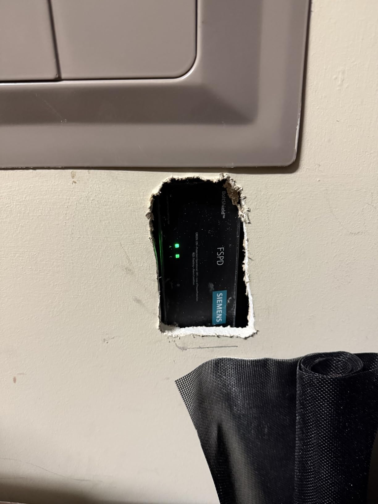 Siemens Boltshield FSPD140 Level 2 Whole House Surge Protection Device Rated for 140,000 Amps, 120/240V customer photo 1