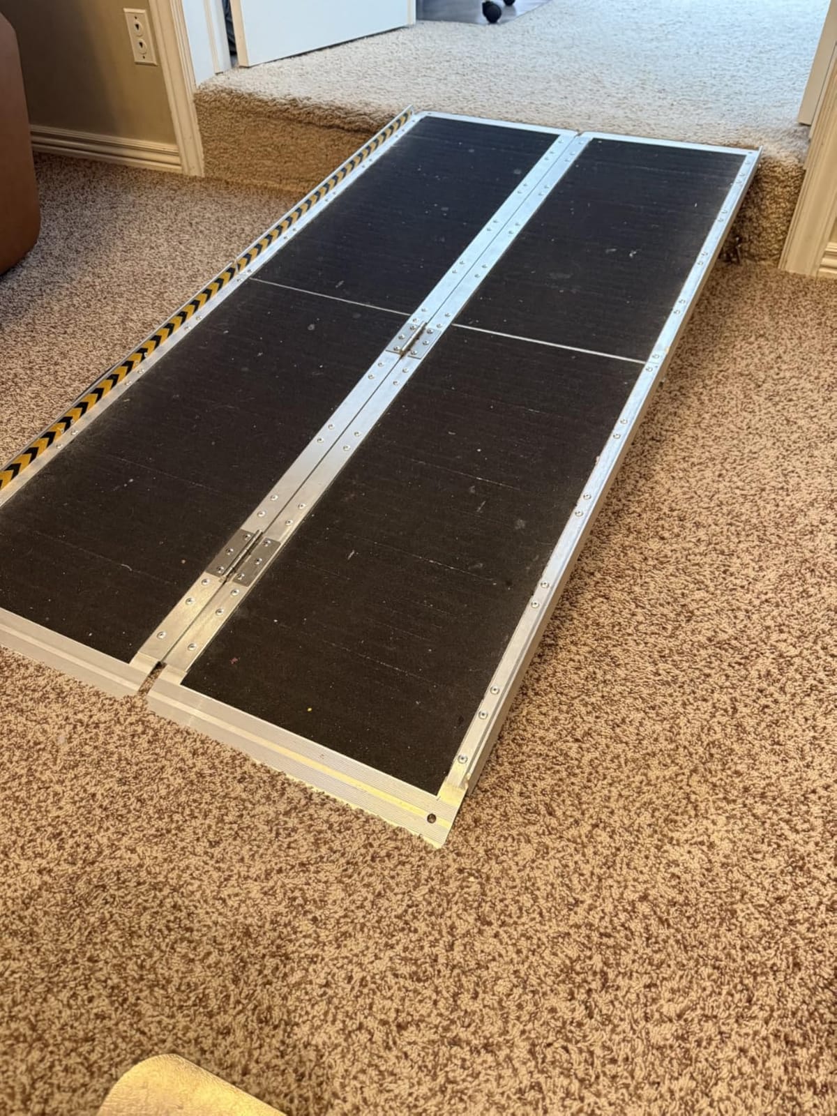 VNN Portable Wheelchair Ramp 8FT, Seamless Non-Slip Aluminum Ramps for Wheelchairs for Home, Handicap Wheelchair Ramps for Home Steps, Aluminum Loading Dock Plates customer photo 1