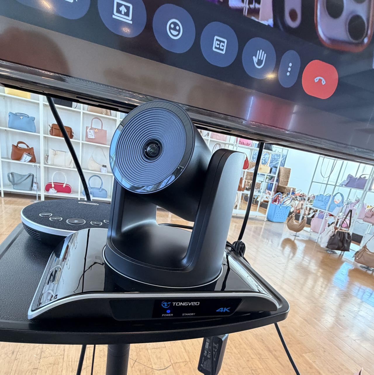 TONGVEO 4K Conference Room Camera System with Gesture Control, AI Auto-Tracking PTZ Camera 5X Digital Zoom with Speakerphone Set 120° Wide-Angle USB3.0 for Remote Meetings Zoom Teams OBS and More customer photo 2