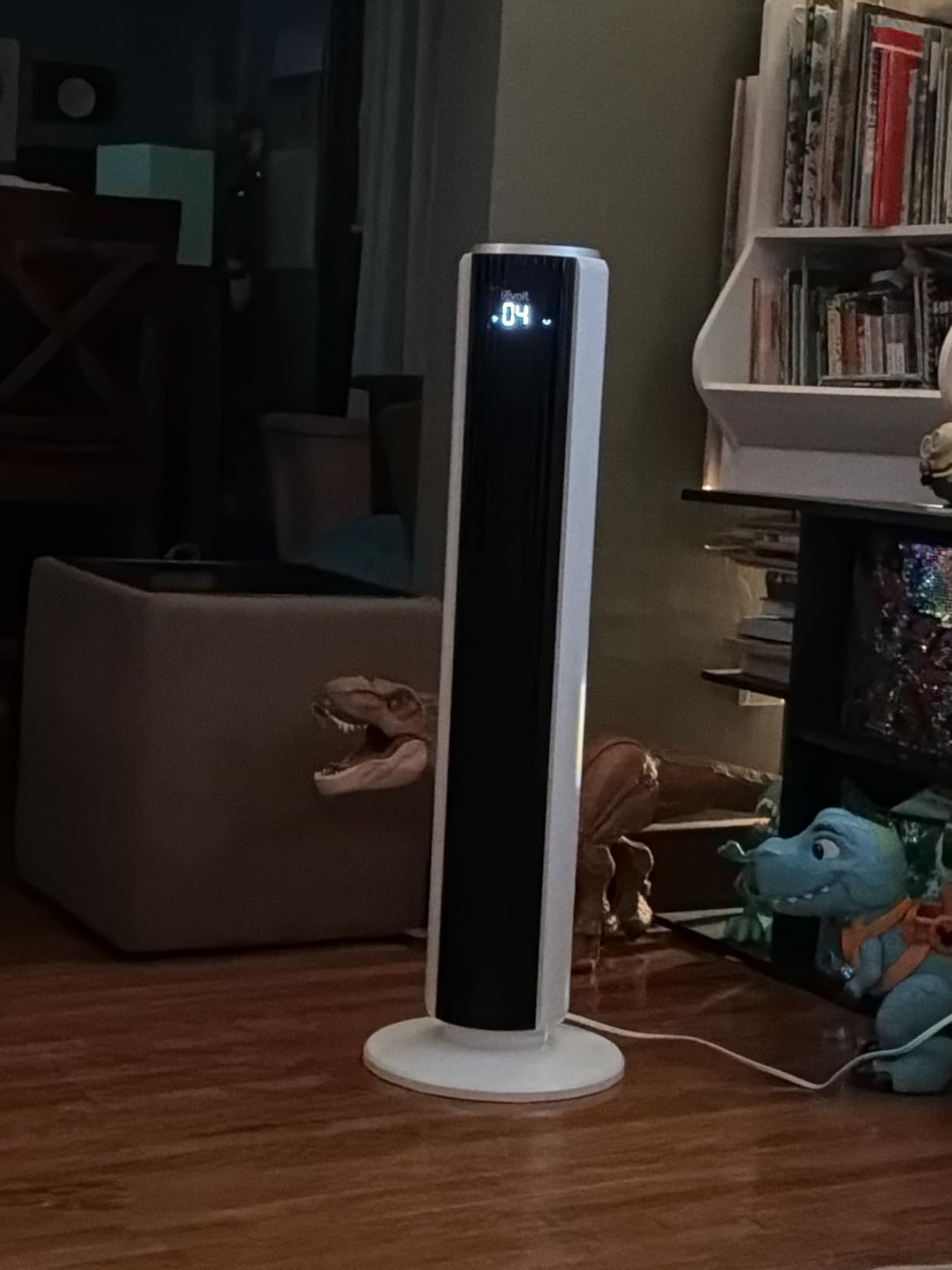 Levoit Tower Fan for Bedroom, 28ft/s Fans that Blow Cold Air, 28dB Quiet customer photo 2
