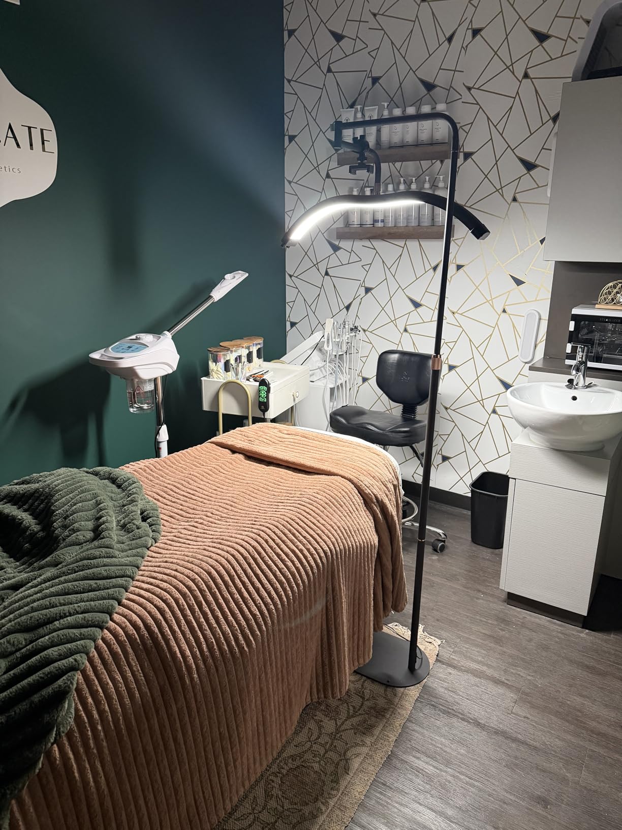 BarberPub 3-Motor Electric Tattoo Chair Salon Massage Facial Bed White 2751 customer photo 1