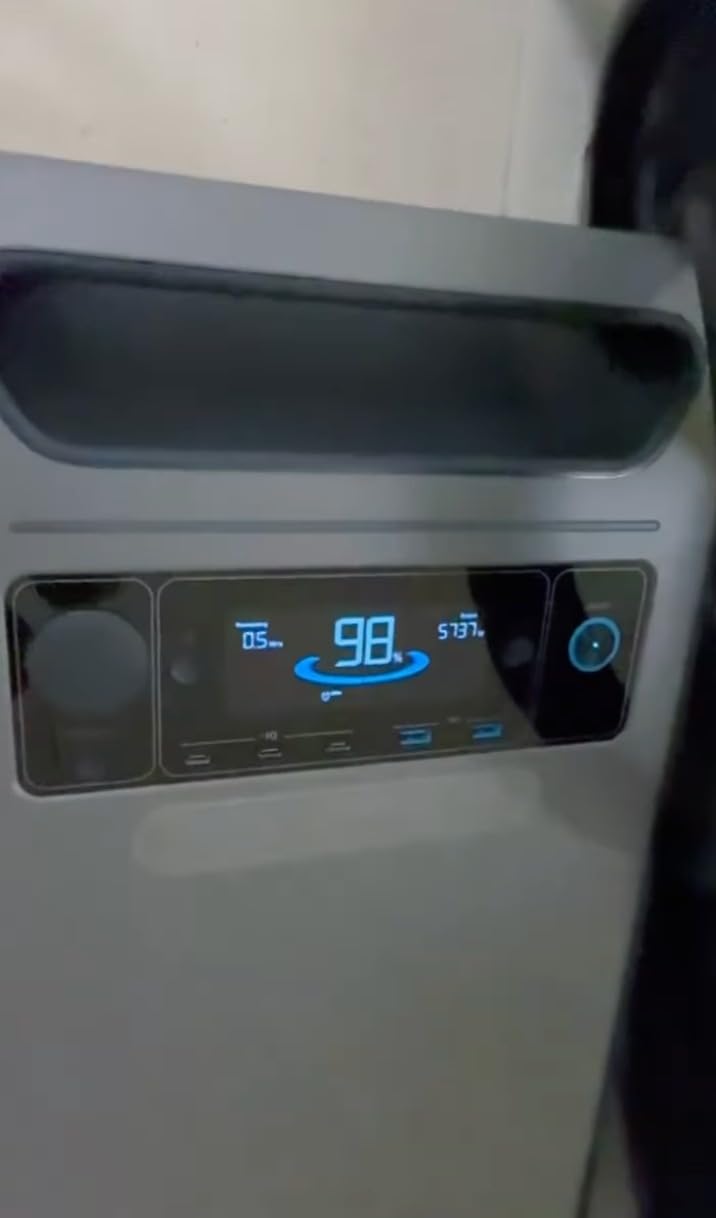Anker SOLIX F3800 Portable Power Station, 3,840Wh customer photo 1