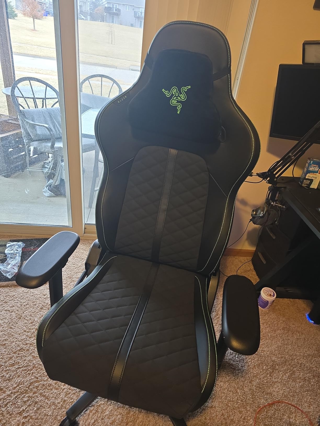 Razer Enki Gaming Chair, Built-in Lumbar Arch, All-Day Comfort, Black/Green customer photo 2