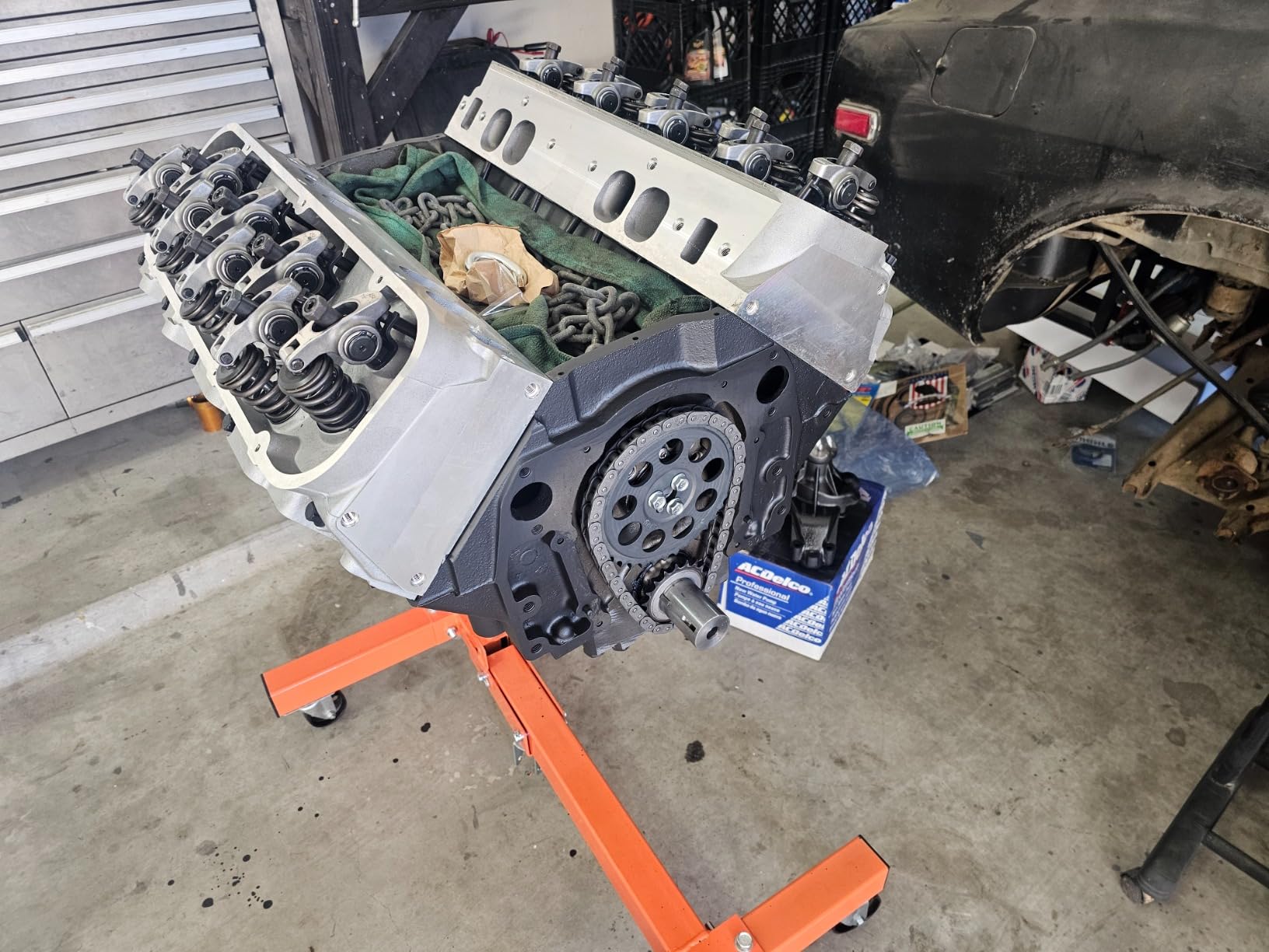 VEVOR Hydraulic Engine Hoist with Lever, 2 Ton/4400 LBS Heavy-Duty Cherry Picker Shop Crane, Foldable Engine Crane and Engine Hoist Leveler for Auto Repair, Motors, Weights Lifting, Loading customer photo 1
