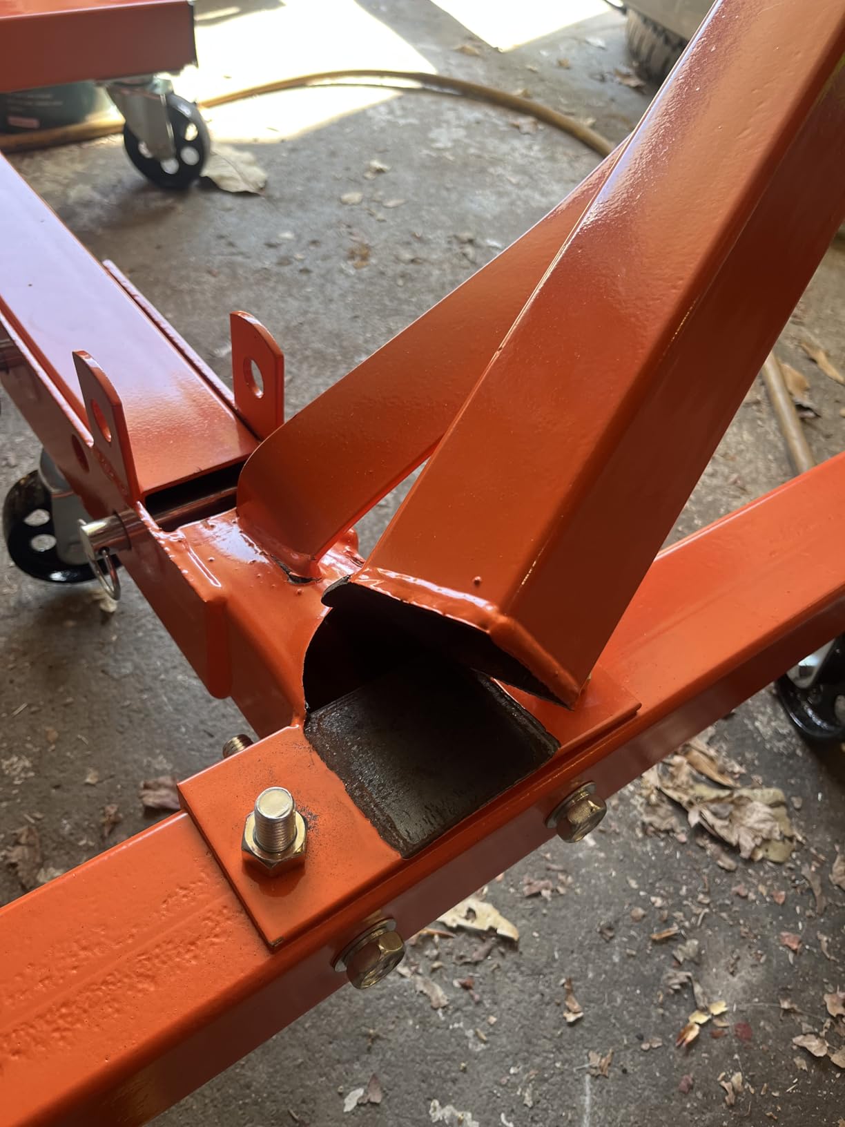 VEVOR Engine Stand 1500 LBS Capacity 360° Rotating Head with 5 Casters | Heavy Duty Steel Motor Stand with 4 Adjustable Arms, Ideal for Engine Repair, Vehicle Maintenance and Auto Workshop Use customer photo 2