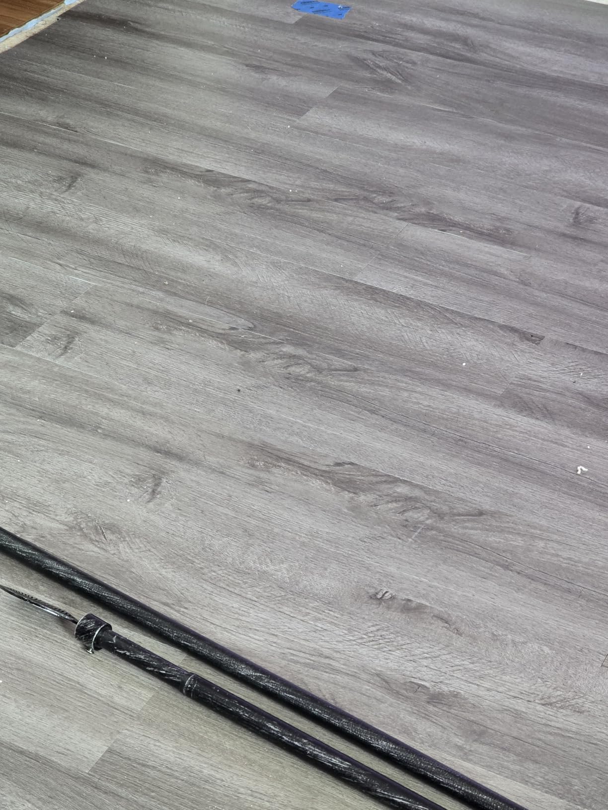 Art3d 18-Pack Interlocking Vinyl Floor Planks, 36 x 6 in, Oslo Frost Maple customer photo 2