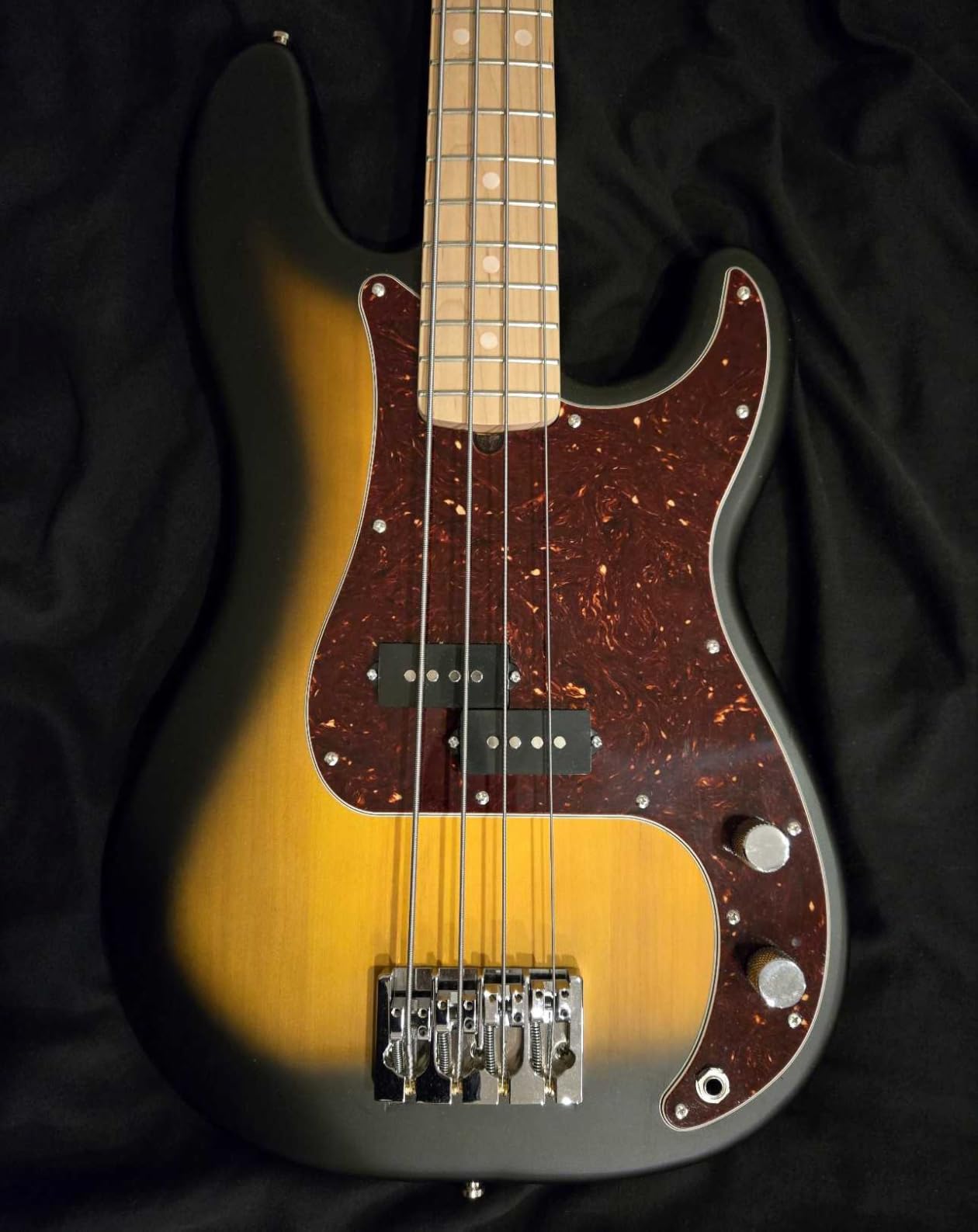 Fender Squier Debut Series Precision Bass Guitar, Beginner Guitar, with 2-Year Warranty, Includes Free Lessons, Dakota Red with Matte Finish customer photo 2