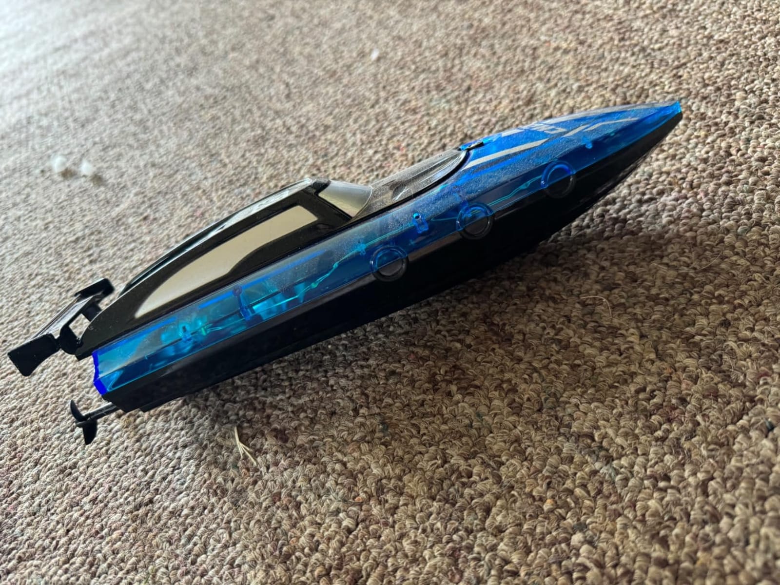 JOI MEW Remote Control Boat for Kids, RC Boat for Pool & Lake, LED Lights | 2.4GHz Remote Controlled Boat, Upgraded Waterproof Water Toy, Easy-to-Control, Summer Outdoor Gift for Boys & Beginner customer photo 2