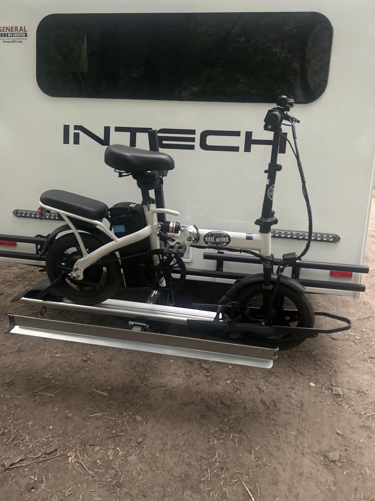 Young Hitch Mount Single Bike Rack with Ramp, 100 lbs Capacity customer photo 1