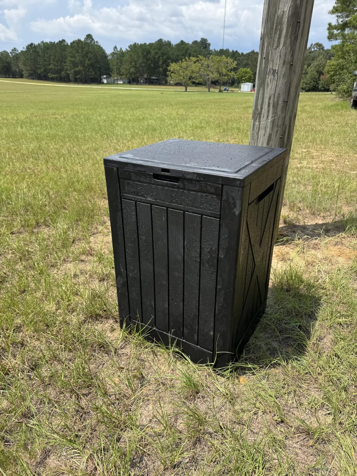 Greesum Outdoor Storage Box 120 Gallon Storage Bin with Lid for Patio Furniture, Garden Tools, Pool Supplies, Lockable, Waterproof and UV Resistant, Black customer photo 1