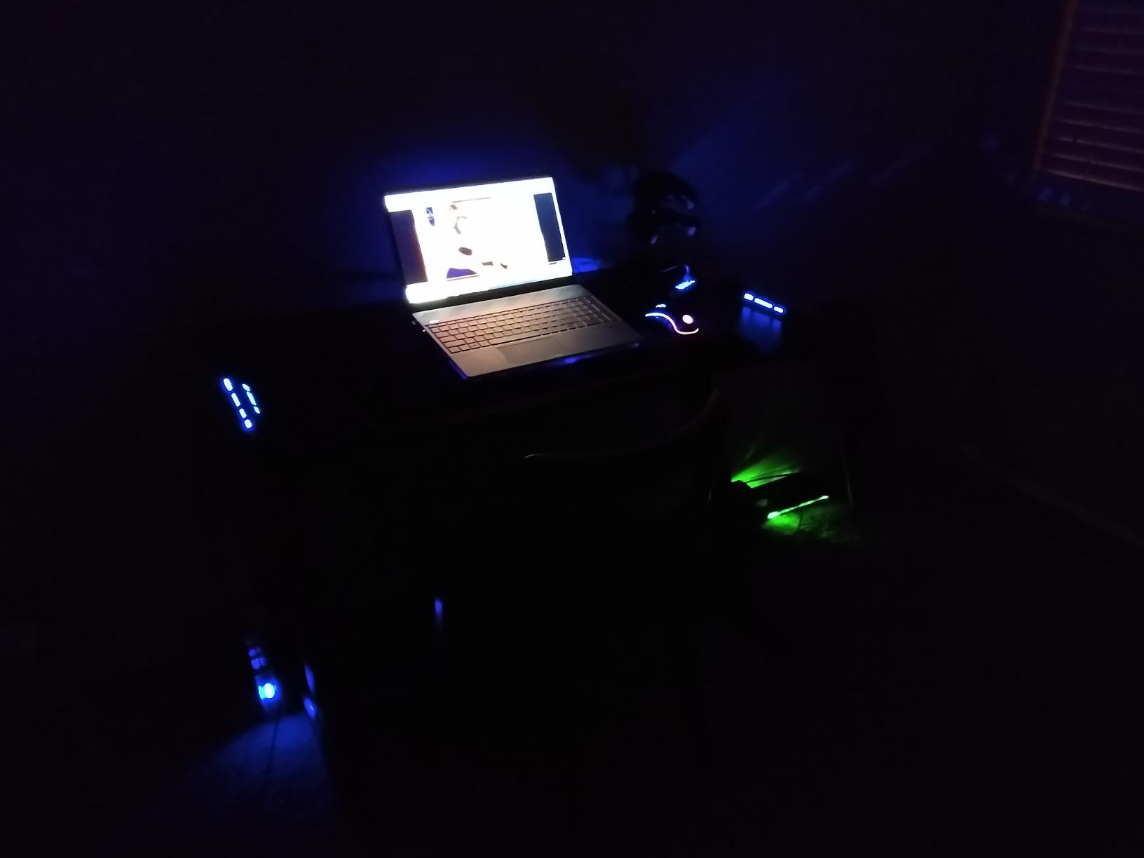 EUREKA ERGONOMIC Gaming Desk with LED Lights Home Office RGB Table, Small Gaming Desk, Computer Table, Black customer photo 1