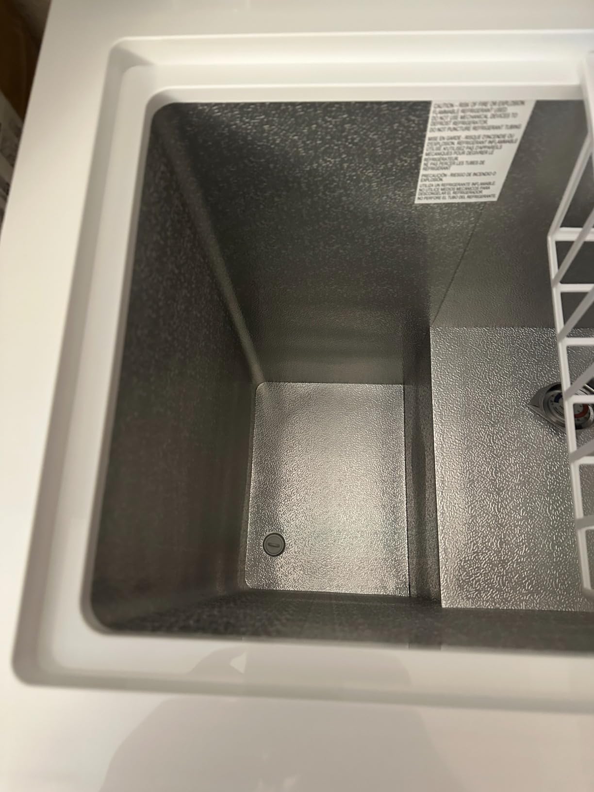 BLACK+DECKER 2.0 Cu. Ft. Compact Chest Freezer, BCFK206, White | Deep Freezer Holds Up To 70 Lbs. of Frozen Food, Removable Storage Basket, Mechanical Temperature Control, Manual Defrost customer photo 2