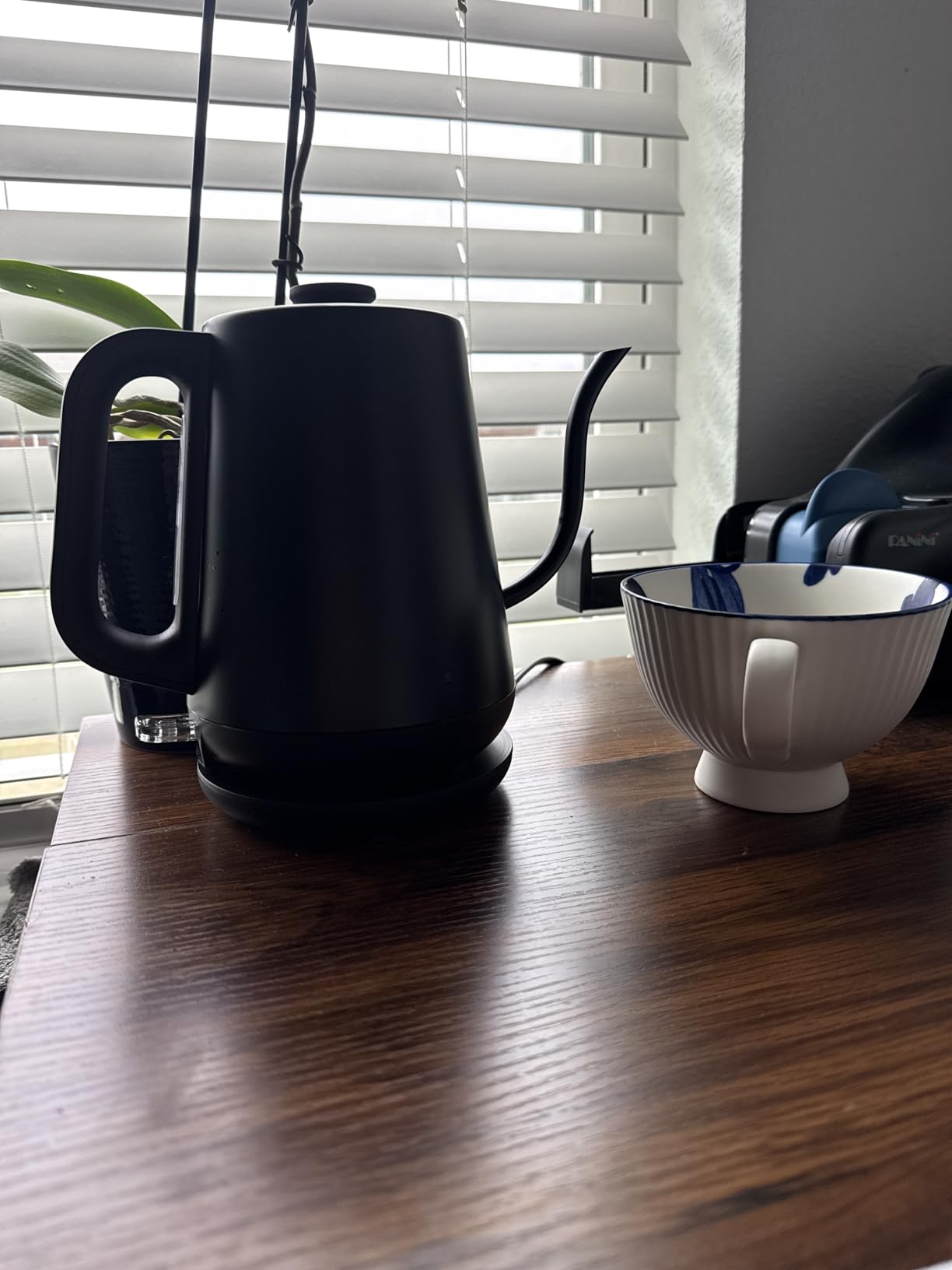 Chefman Gooseneck Electric Kettle, 0.8L Pour Over Tea Kettle for Coffee and Tea, One-Touch Operation, Boil-Dry Protection, Auto Shut-Off, Ultra-Fast Hot Water Boiler – Black customer photo 2