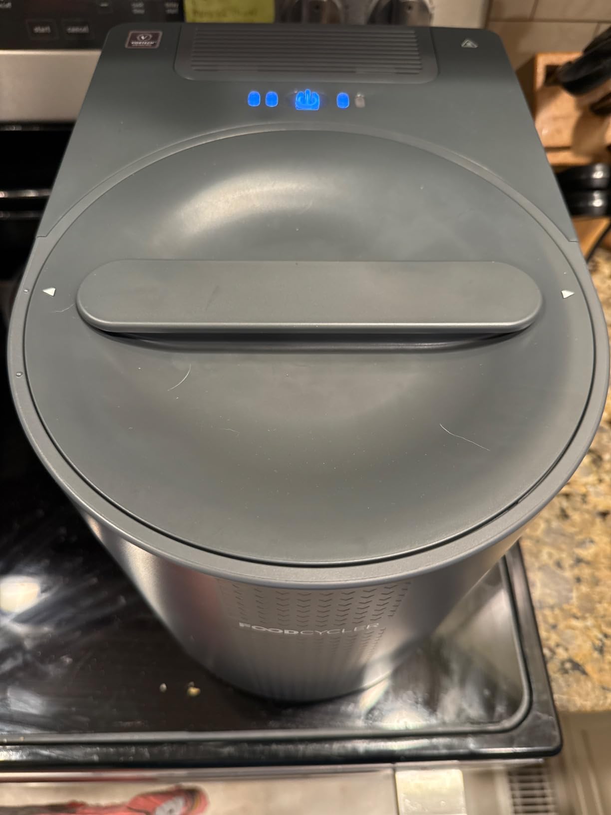 Food Cycler Eco 3 Compact Kitchen Food Recycler | Indoor Composter Bin Alternative | Electric Countertop Food Waste Disposer with Odorless 3.5L Indoor Food Waste Bin for Easy Waste Management | White customer photo 2