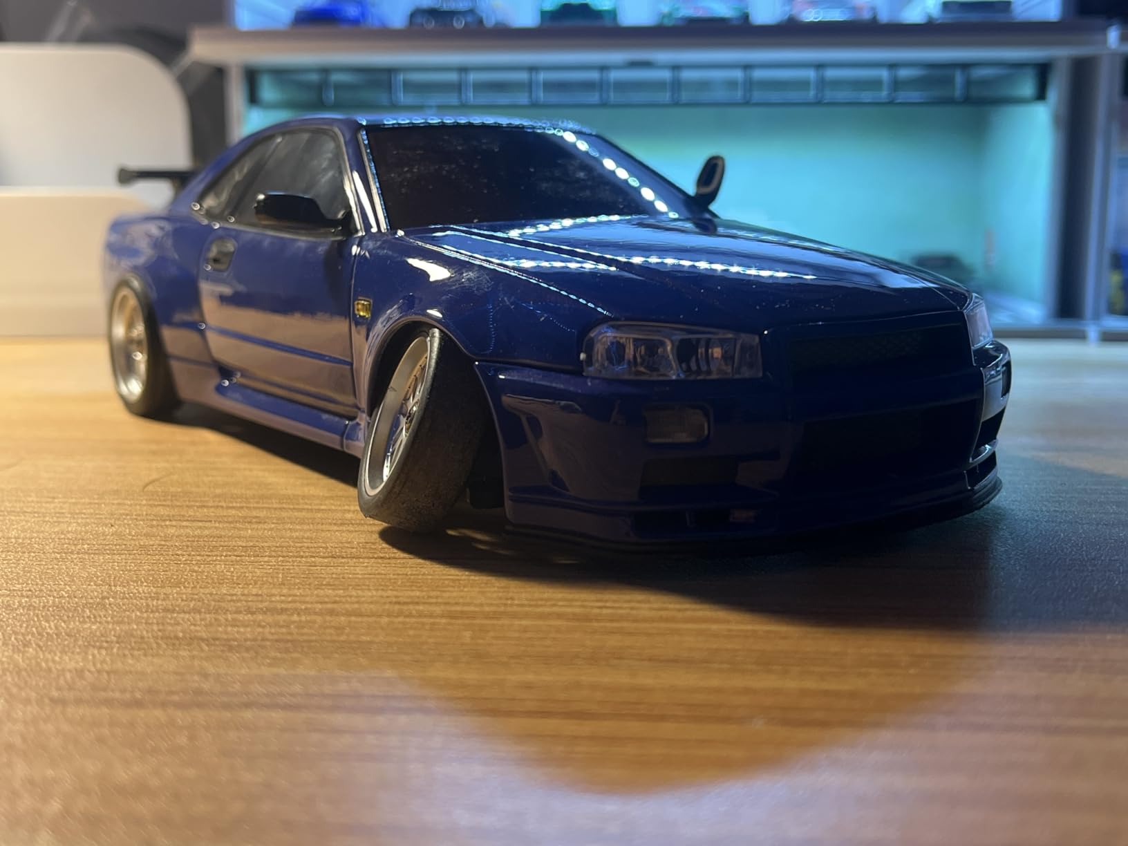 FLYCOLOR LD1899 1/18 RC Drift Car GTR R34 2.4GHz RWD with Gyroscope on-Road Alloy Body Shell Racing Cars Radio Control (Blue) customer photo 2