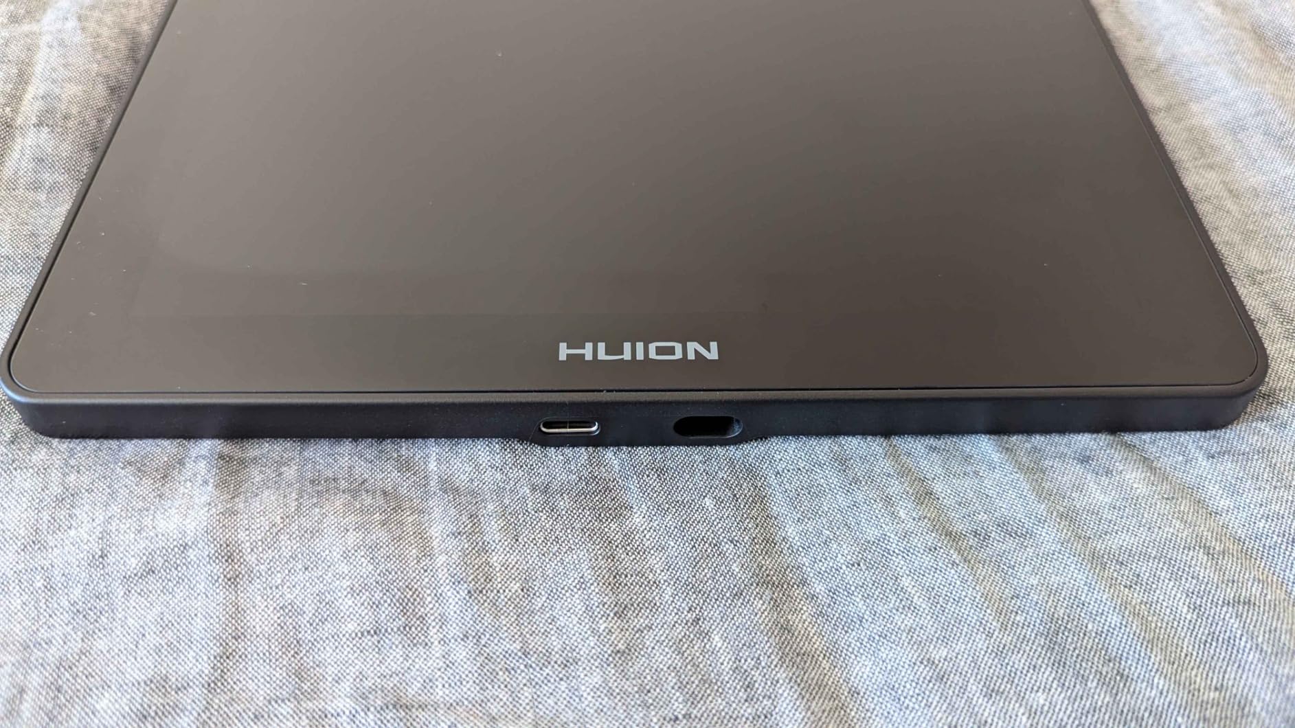 HUION Kamvas 13 (Gen 3) Drawing Tablet with Screen, Dual Dial, 13.3 inch, Black | Full Lamination, Canvas Glass 2.0, 99% sRGB customer photo 2