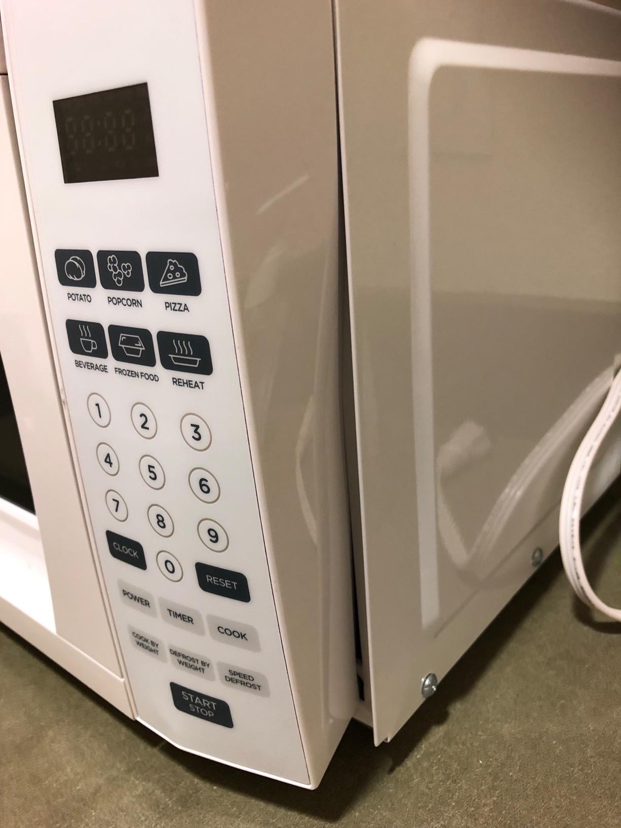 Commercial Chef 5-in-1 Countertop Microwave Air Fryer Combo, CHMF9BG, Black customer photo 1
