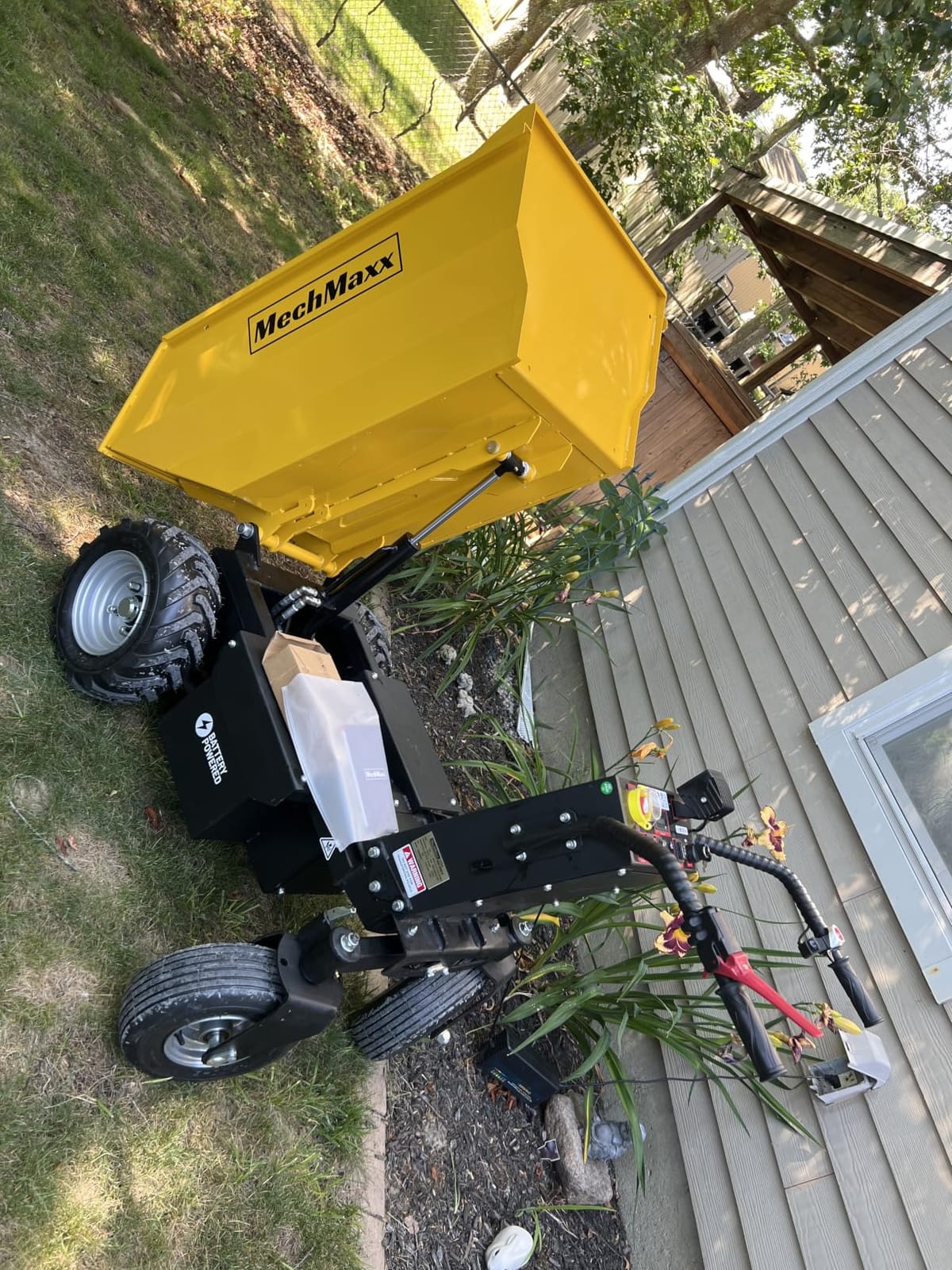 MechMaxx 1100Lb Loading 48V Battery Powered Wheel Barrow Electric Dumper Cart with 30W Light, Hydraulic Tipping, 1000W Brushless DC Motor, LED Display Screen, Model EH50 Red customer photo 2