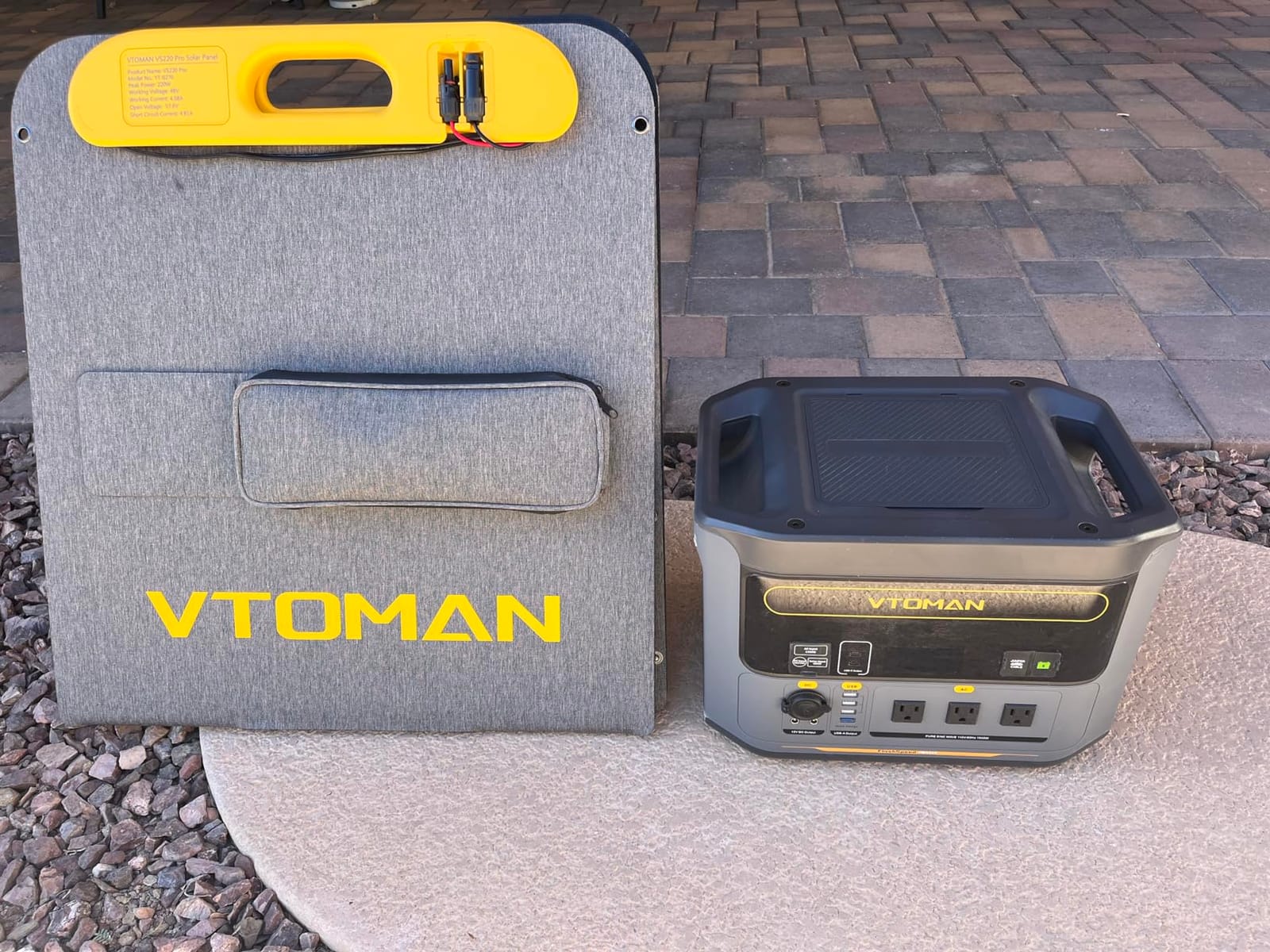 VTOMAN FlashSpeed 300 Portable Power Station, 300W 230Wh LiFePO4 Battery customer photo 2