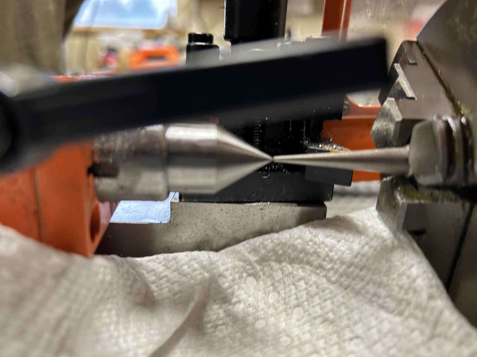 VEVOR Metal Lathe, 8.3'' x 29.5'' Benchtop Metal Lathe 0-2500 RPM Continuously Variable Speed 750W Brushless Motor Metal Gears with LCD Display Metal Lathe Machine customer photo 2