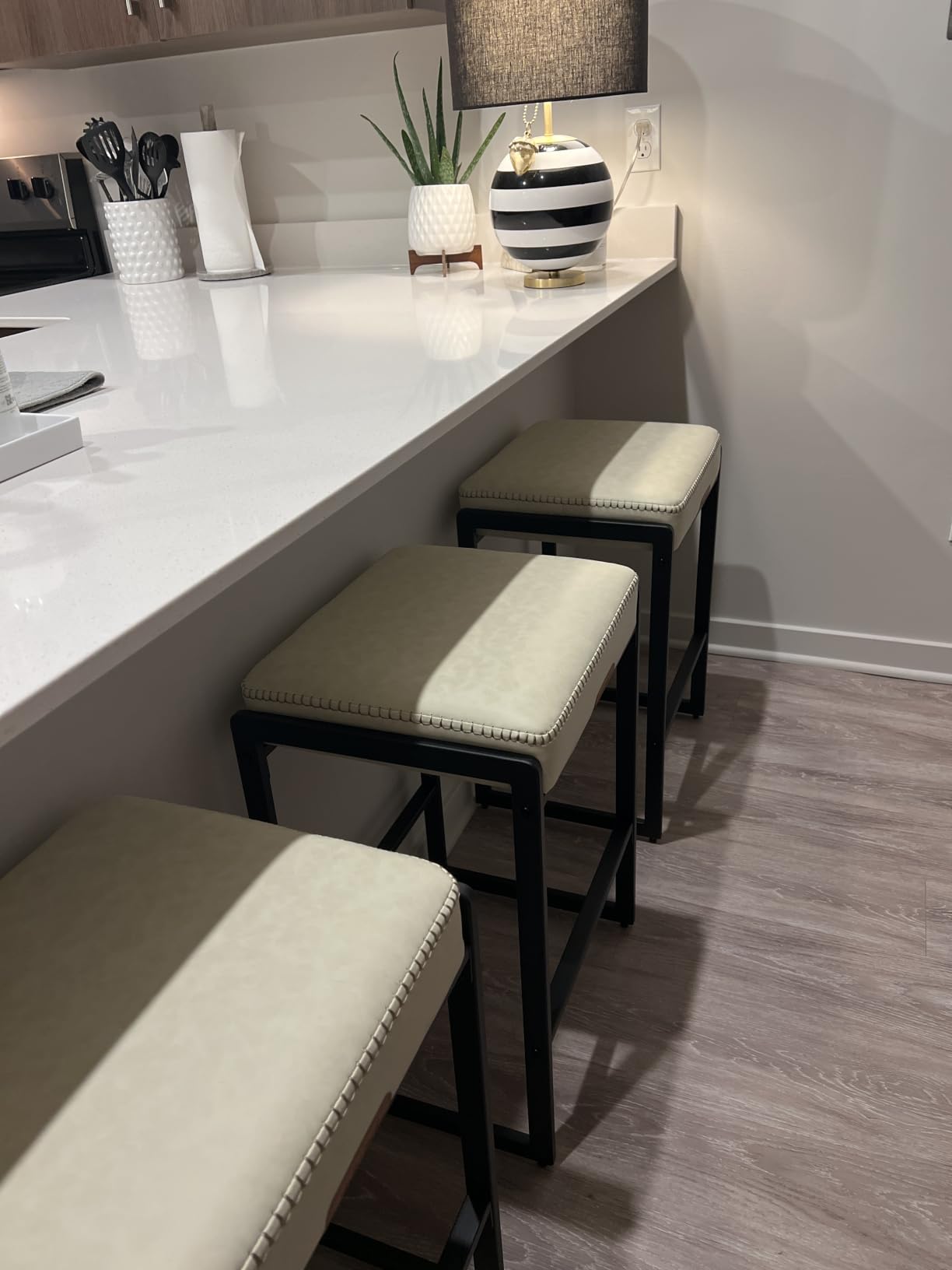 VASAGLE Bar Stools Set of 4, Counter Height, PU Leather, 26-Inch | Mid-Century Modern Bar Stool with Stitching, Kitchen, Home Bar, Dining Room, Caramel Brown, EKHO Collection ULBC286K01 customer photo 1
