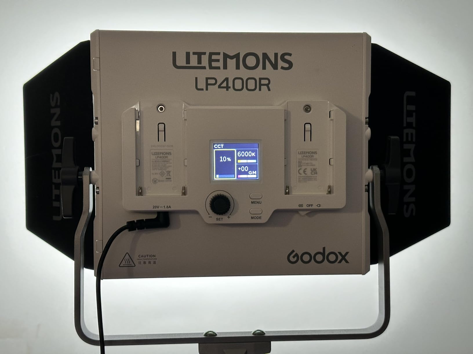 Godox Litemons LP400R 36W RGB LED Panel Video Light with Barndoor&Carry Bag customer photo 2