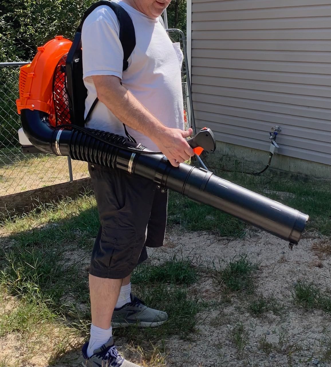 VEVOR 63CC Backpack Leaf Blower Gas Powered, 1.89L Tank, Delivers 1110CFM & 220MPH, Perfect for Garden Maintenance, Clearing Leaves & Snow customer photo 1