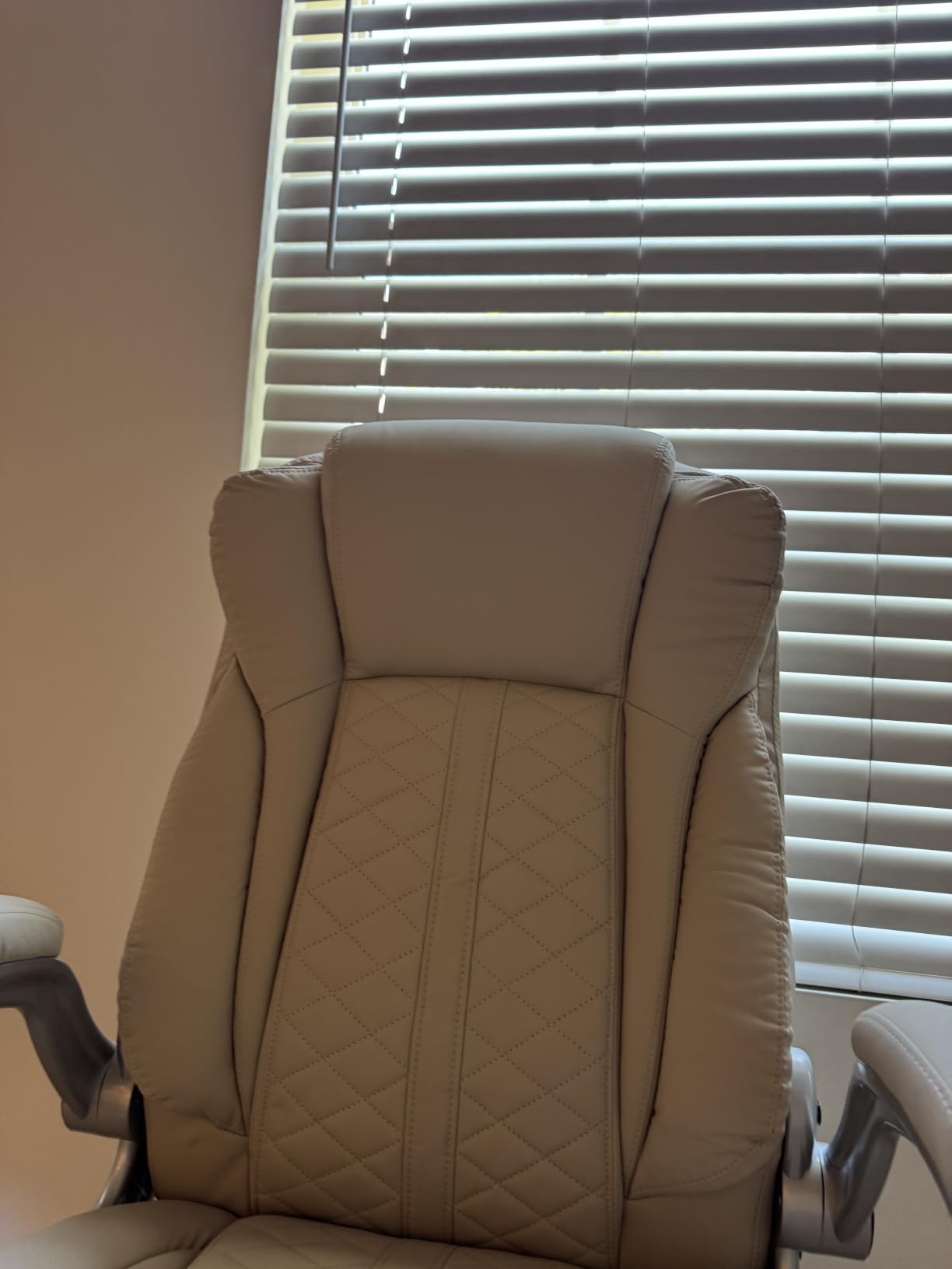400lbs Executive Office Chair with Flip-Up Armrests, Big and Tall Computer Chair for Heavy People, Heavy Duty Ergonomic Comfy Chair, Breathable PU Leather (Black) customer photo 1