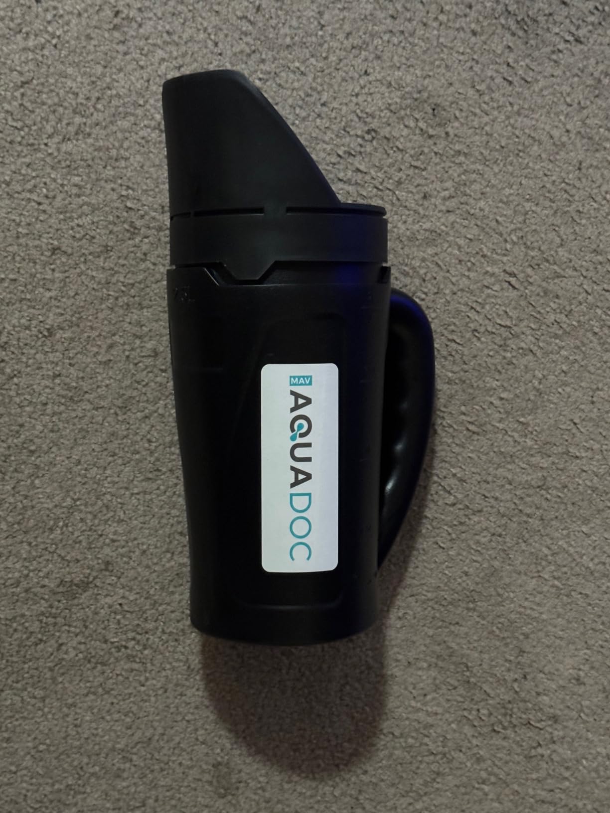 AquaDoc Handheld Salt Spreader for Snow Melt, Fertilizer, Lawns - 2.5L customer photo 2