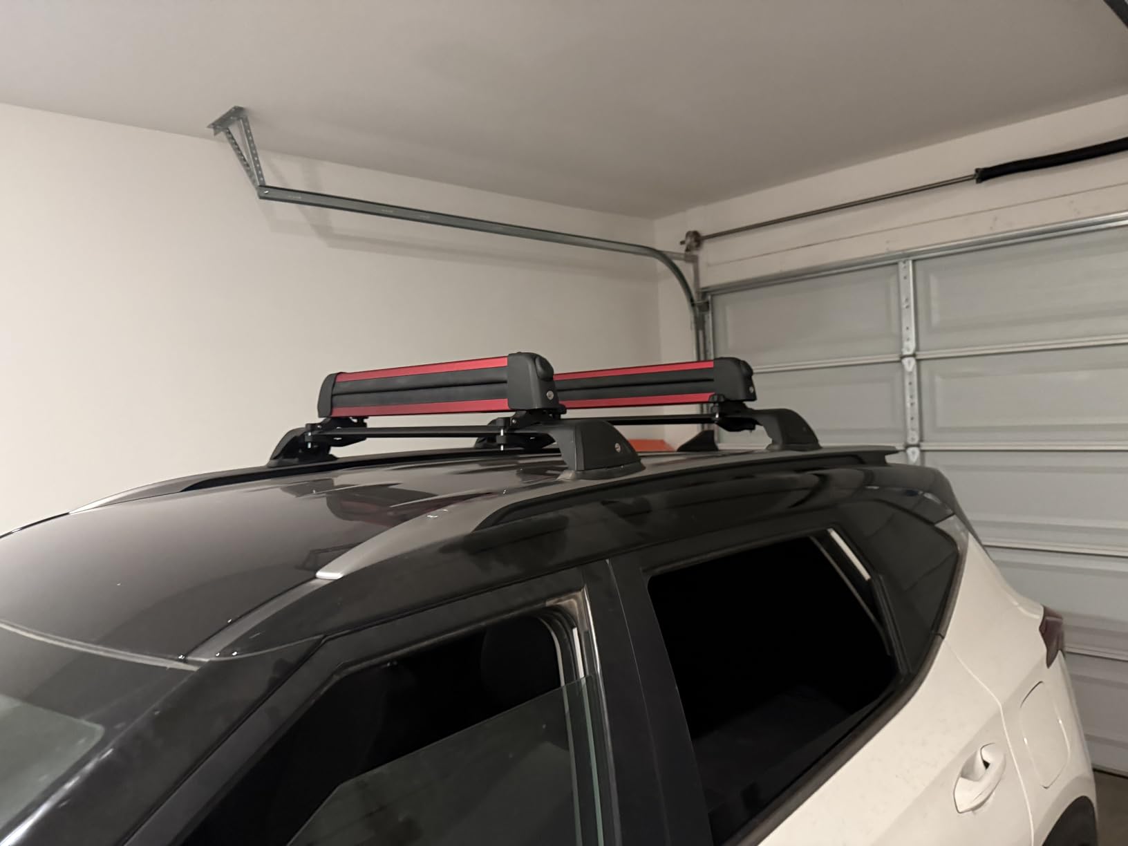 24.3 Inch Car Roof Ski & Snowboard Rack,Fishing Rod Rack, Fits 4 Pairs Skis or 4 Fishing Rods, with Anti-Theft Lock & TPV Rubber Padding, Fits Square/Round/Aero/Oval Cross Bars, Silver customer photo 1