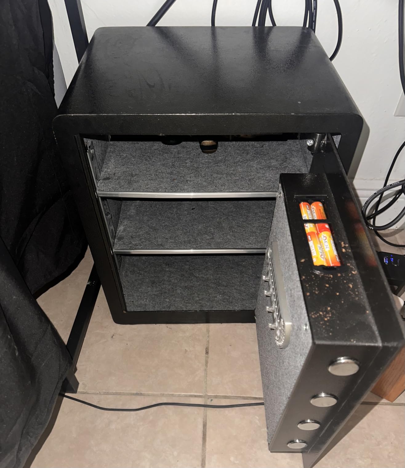 DAYI Drop Safe, 2.6 Cubic Feet Deposit Box with Drop Slot, Depository Safe with Fireproof Bag for Business & Home, Cash box for Documents - DM-52 customer photo 2