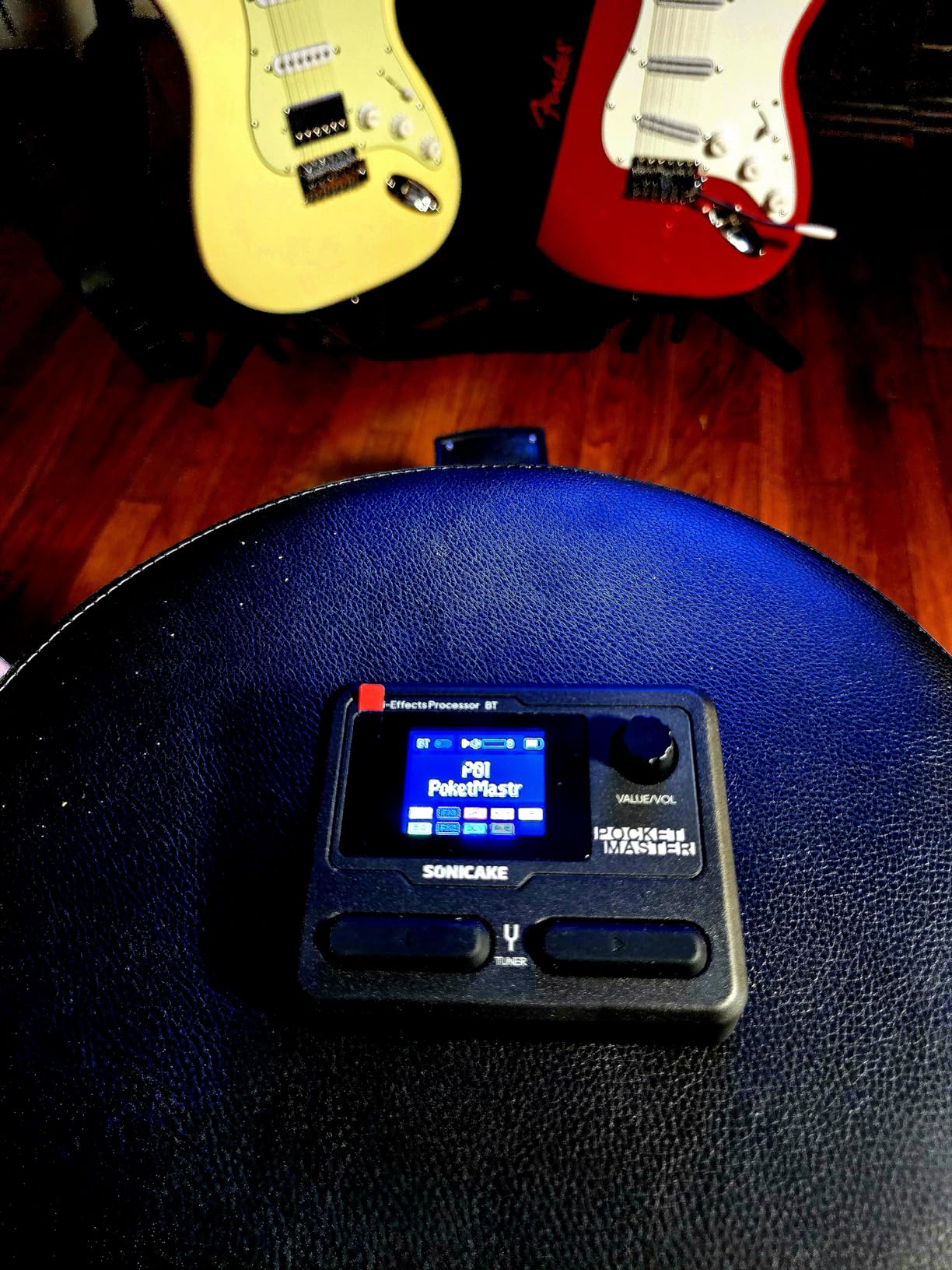 SONICAKE Pocket Master-Portable Multi Effects Pedal, 100+ Built-in Guitar/Bass/Acoustic Effects, Amp Modeling, IR Cabinets Simulation, Stereo OTG USB Audio Interface, Rechargeable Guitar Pedal (Black) customer photo 2