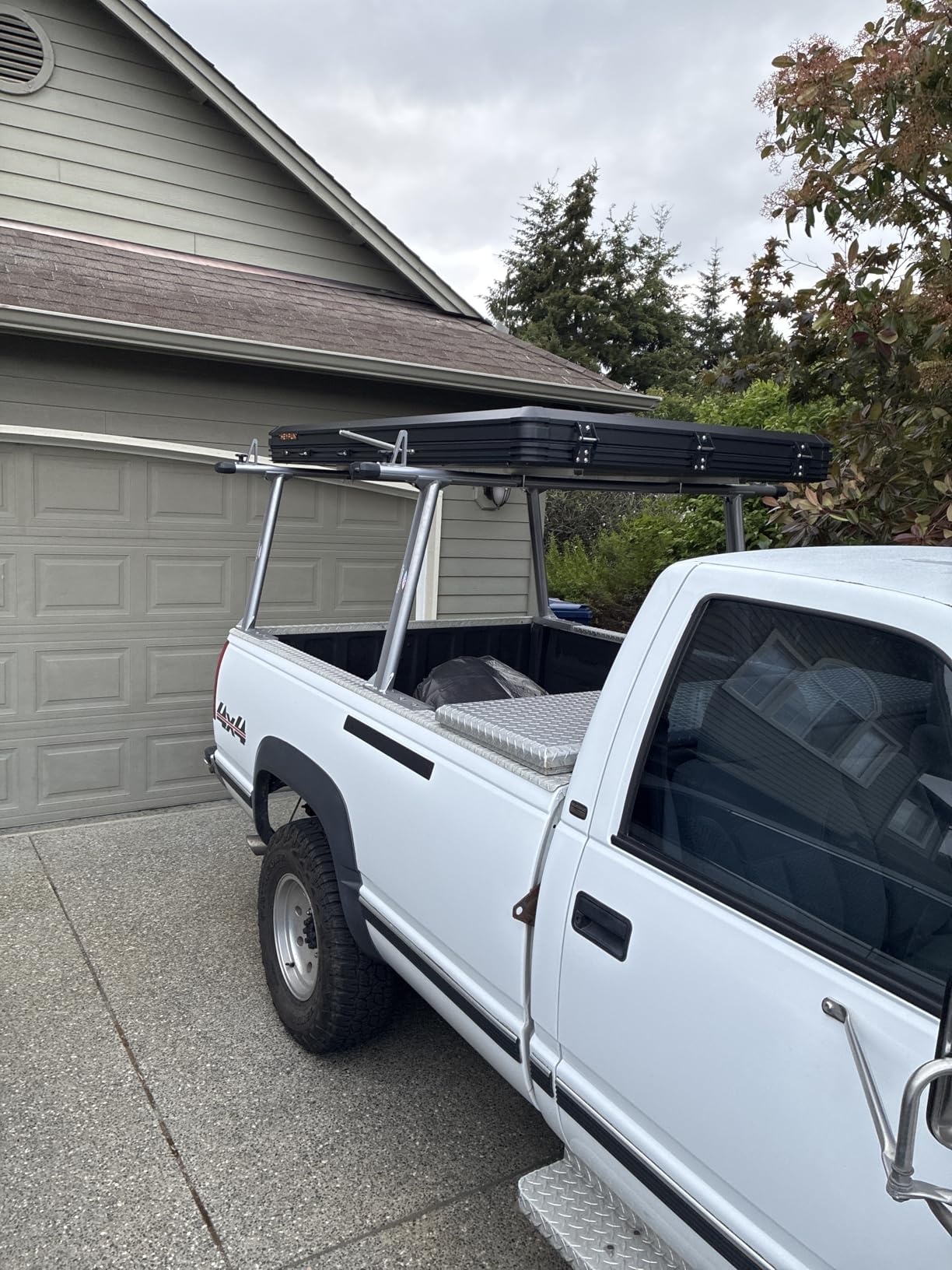 Adventurer Pro Rooftop Tent Hard Shell, 2-3 Person Aluminum Roof Top Tent customer photo 1