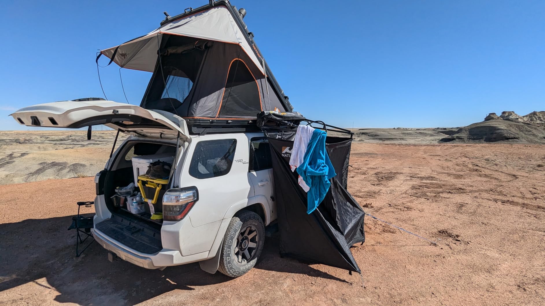 Adventurer Pro Rooftop Tent Hard Shell, 2-3 Person Aluminum Roof Top Tent customer photo 2