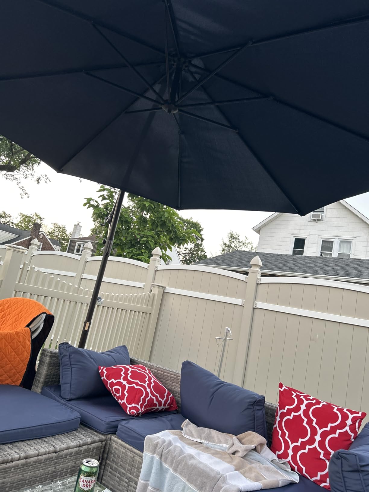 HOMSHADE 10ft Cantilever Patio Umbrella with Base Included, 30 MPH Wind-Resistant Offset Outdoor Hanging Umbrella with 45 Degree Infinite Tilt and Smooth Crank, 260gsm Solution-Dyed 8-Year Fade-Resistant Canopy for Backyard Pool Deck, Beige customer photo 2
