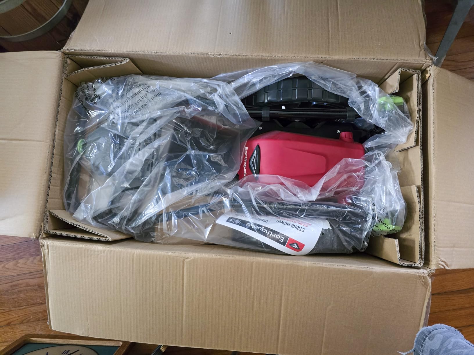 Earthquake 60V Walk Behind String Mower, Includes Two 4Ah Batteries, 22” Cutting Diameter, Three Cutting Speed Dial, 14” Never-Go-Flat Wheels, Easy Assembly, Adjustable Handlebar, Model #44965 customer photo 2