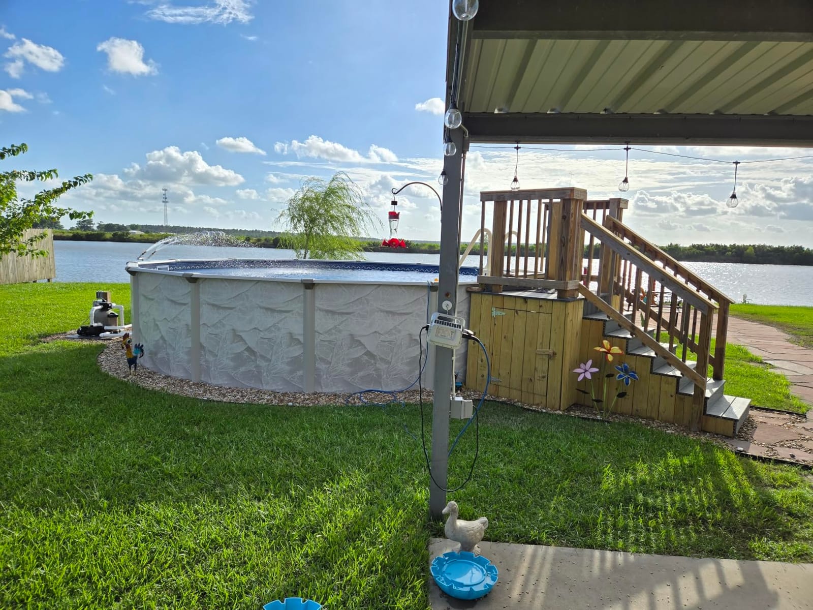VEVOR Swimming Pool Ladder, 4-Step Double Handrails Stairs with Non-Slip Heavy Duty Steps, Max Load Capacity 400 lbs, for 48-54 in Inground & Above-Ground Pools of Any Decking Surface, Milk White customer photo 1