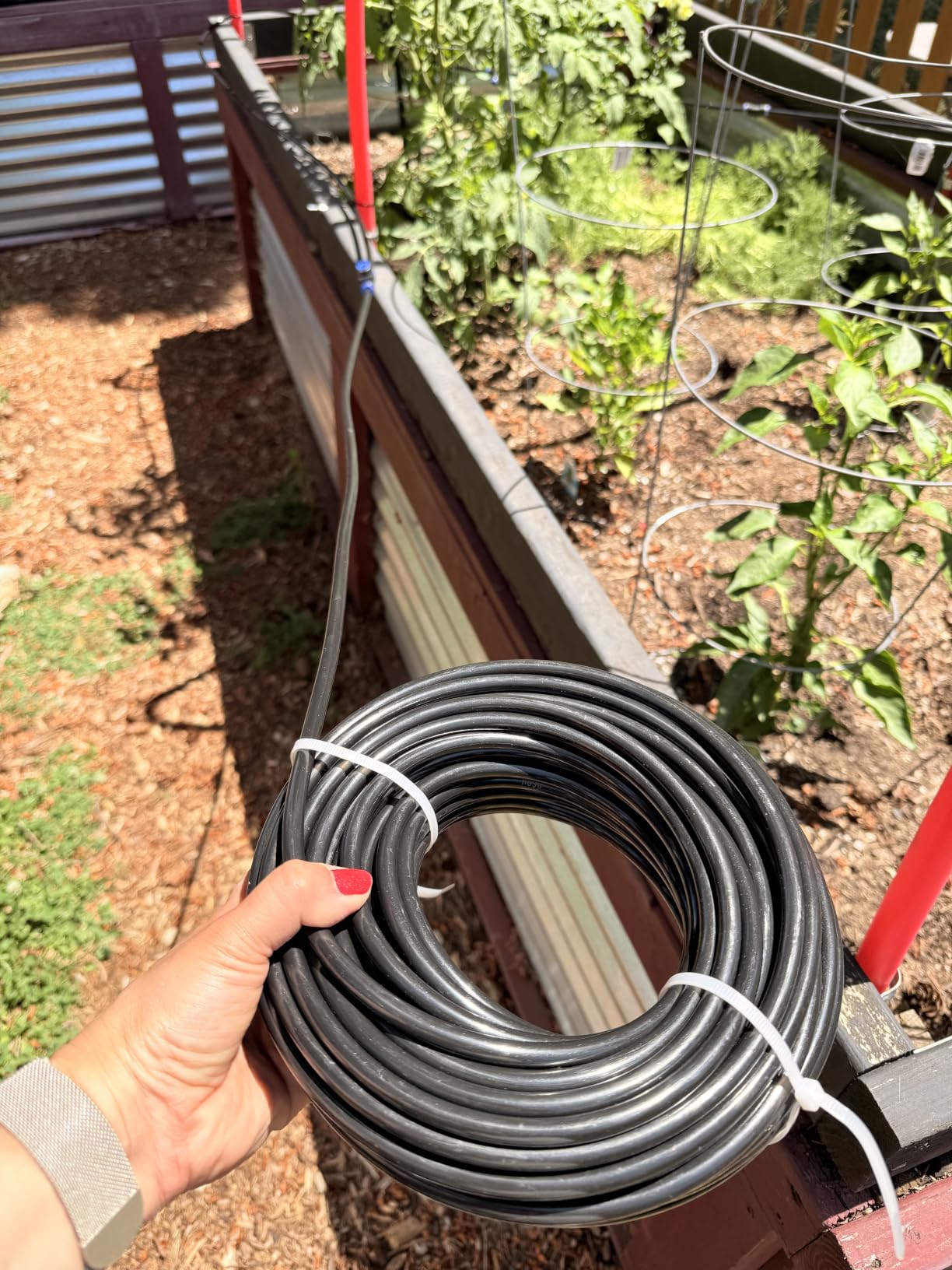 Thiswing 360° Adjustable Drip Irrigation System with 16 Nozzles customer photo 2