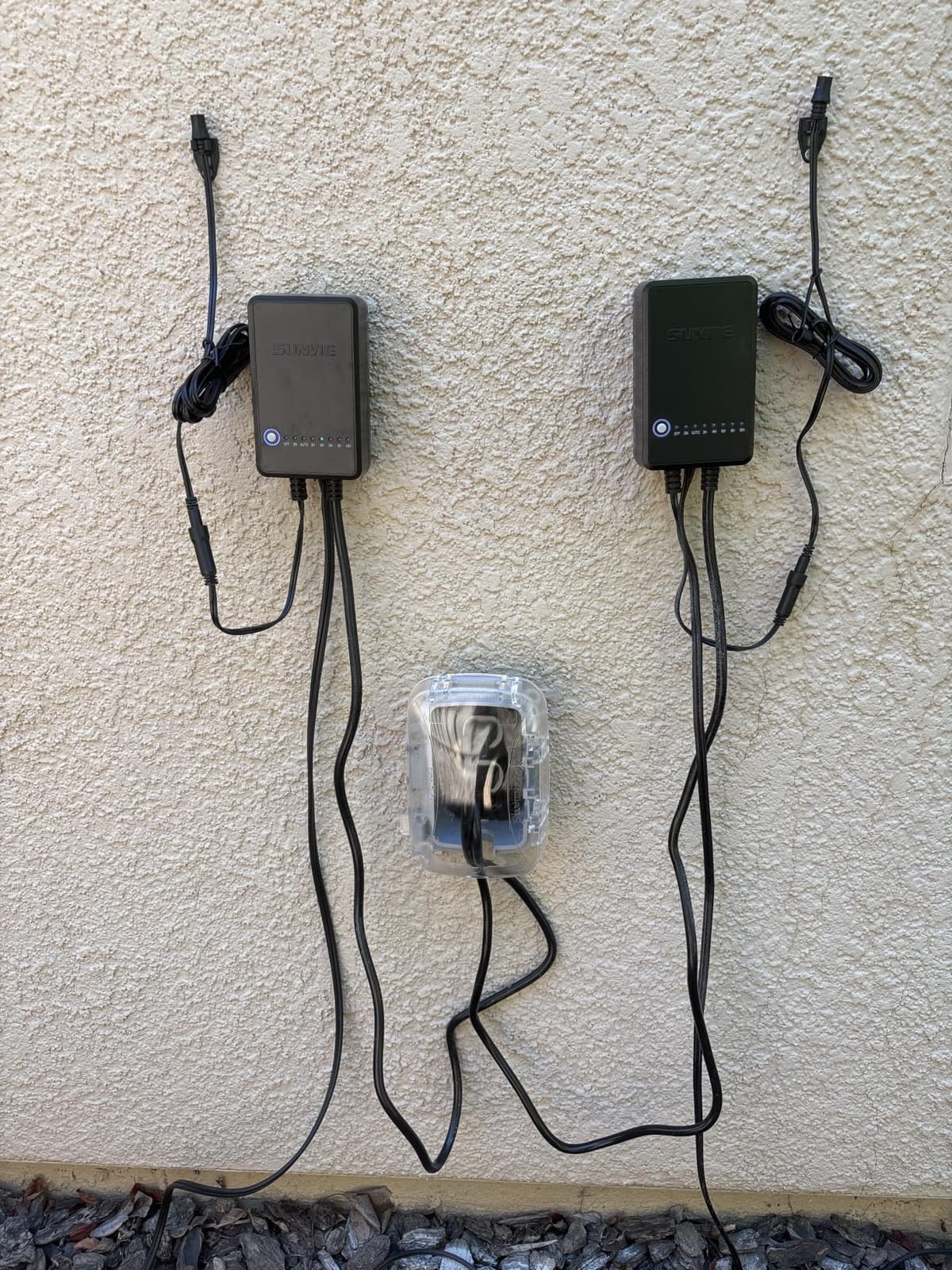 SUNVIE All-in-One LED Low Voltage Landscape Lighting Kit Dusk to Dawn 12PCS customer photo 2