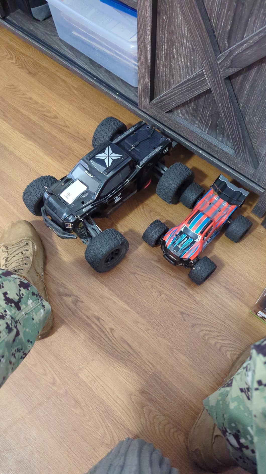 RIAARIO 1/10 Brushless RC Cars, 50+ MPH, 4WD Trucks, Carbon Fiber, Ages 8+ | 60A ESC Monster Trucks, 3650 2650KV Brushless Motor, 3S LiPo, Gyro, CNC Central Differential, 11KG Metal Servo with 7075 Gear customer photo 2