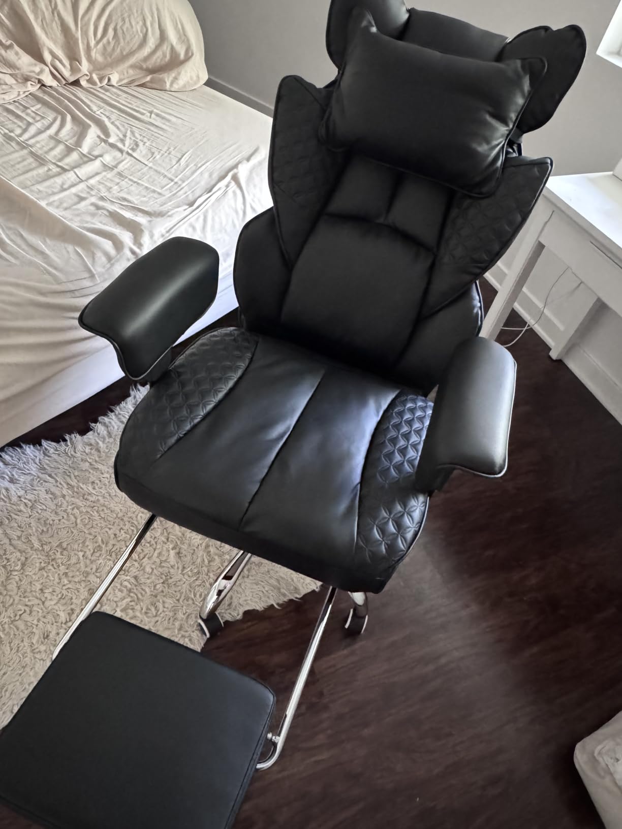 GTPLAYER Big and Tall Gaming Chair 400lbs Heavy Duty Office Chair with Foot Rest & Ergonomic Pocket Spring Lumbar Support, High Back 3D Saddle Shaped Cushion for Back Pain Relief, Matte-Black customer photo 1