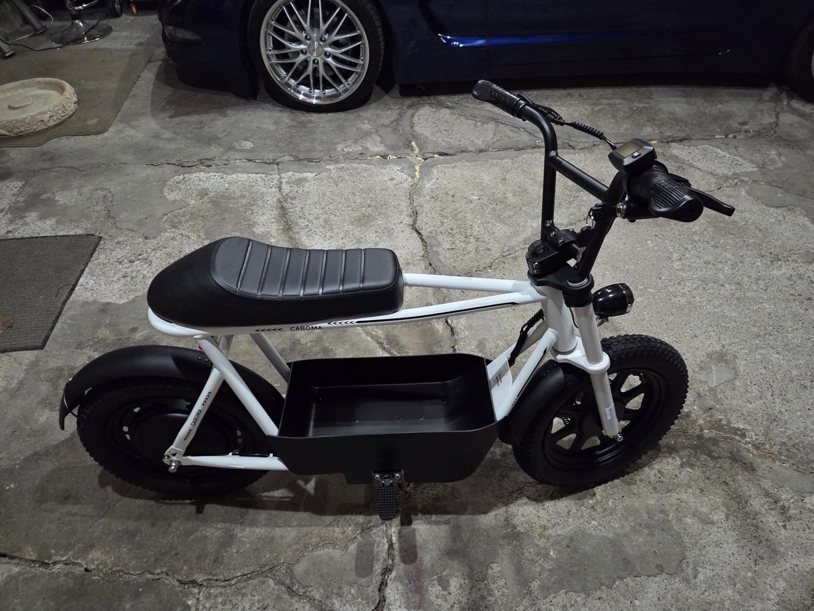 Caroma Peak 1200W Electric Scooter with Seat, 16