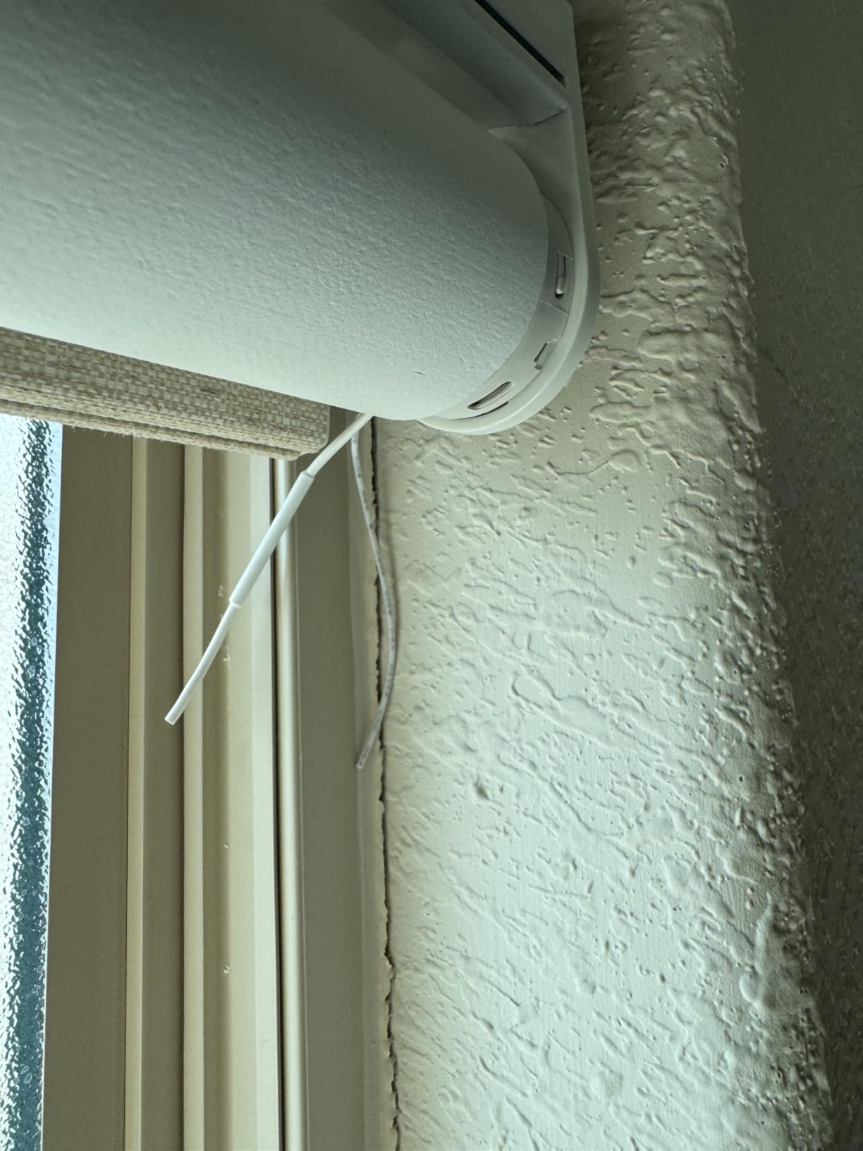Persilux Smart Motorized Blinds with Remote, No Drill Automatic Roller Shades for Indoor Windows, Blackout Linen Fabric, Electric Blinds for Windows, Linen Beige C156BO-2, Custom Size customer photo 2