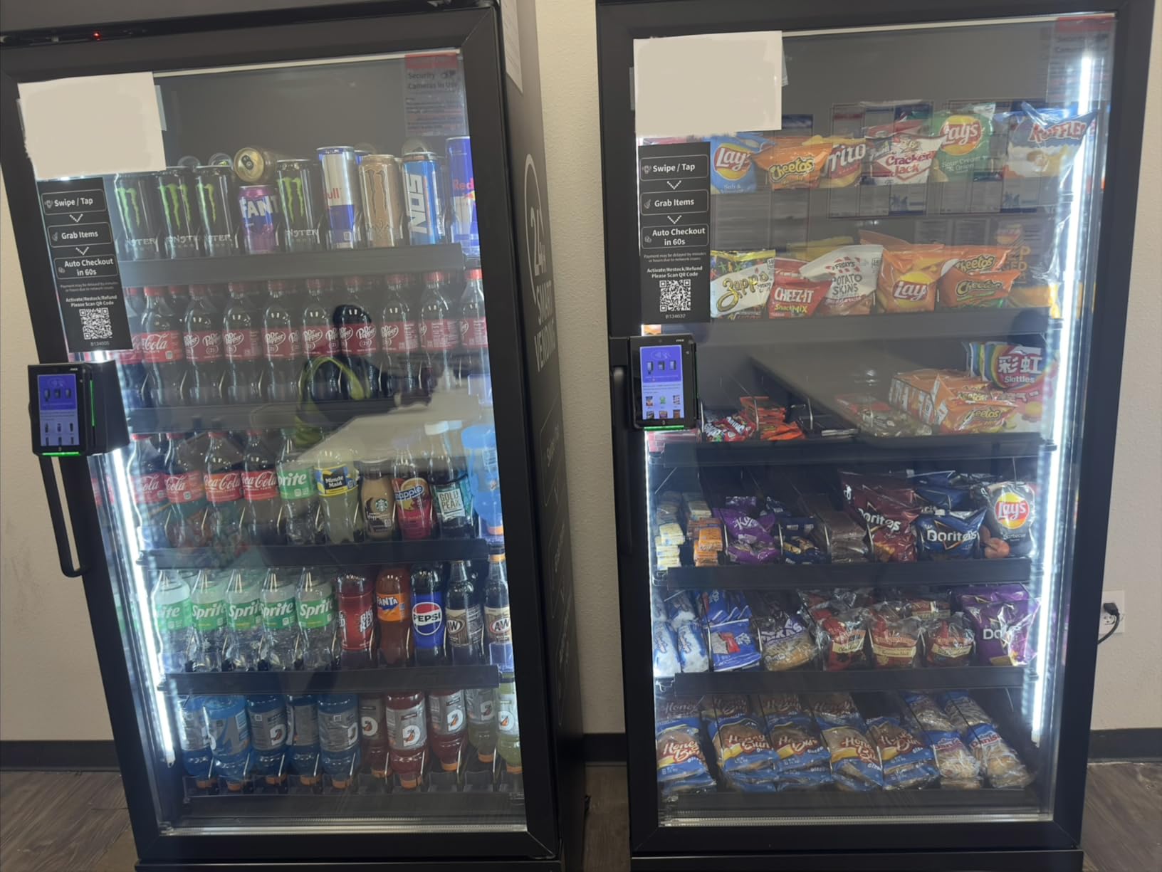 Smart Combo Vending Machine for Business with AI Technology Vending Machine for Sale, Card Reader & App Control Refrigerated Commercial US-360 customer photo 1