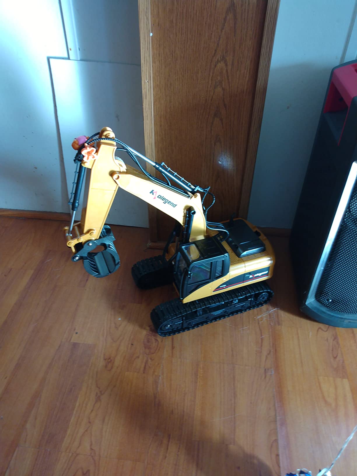 kolegend 1:14 RC Excavator 25 Channel 4 in 1 Construction Toys,Remote Control Vehicles Tractor Sandbox Toys Digger,with Metal Bucket,Drill Bit,Gripper & Wood Gripper RC Truck customer photo 1