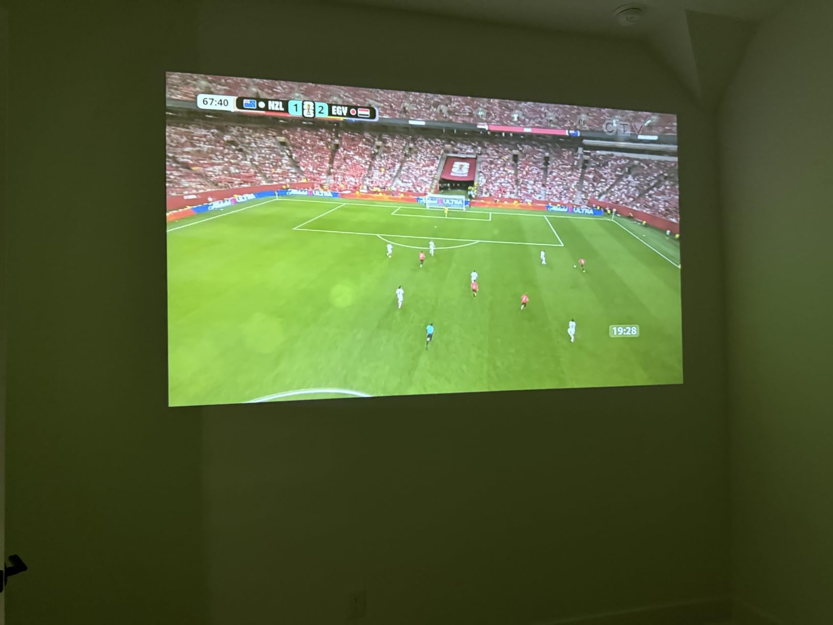 [Officially-Licensed App & Auto Focus] White Smart Mini Projector with WiFi and Bluetooth, XuanPad 4K Support Movie Projector, Portable Native 1080P Outdoor Projector with 360° Stand customer photo 2